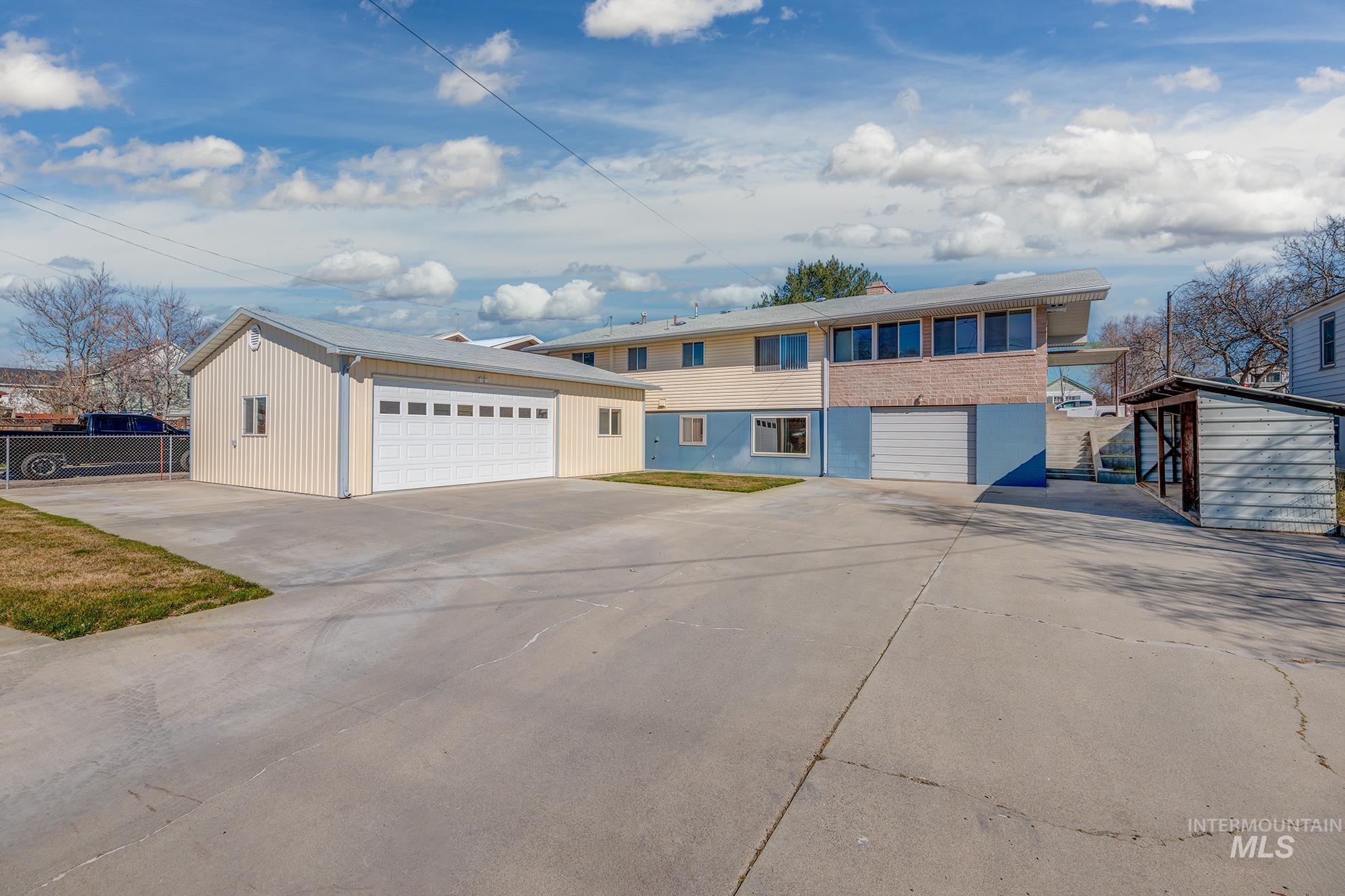 647 NW 3rd Street, Ontario, Oregon 97914, 3 Bedrooms, 2 Bathrooms, Residential For Sale, Price $349,000,MLS 98978684