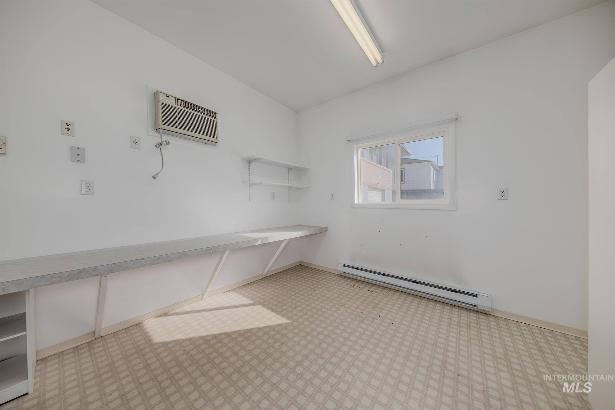 647 NW 3rd Street, Ontario, Oregon 97914, 3 Bedrooms, 2 Bathrooms, Residential For Sale, Price $349,000,MLS 98978684