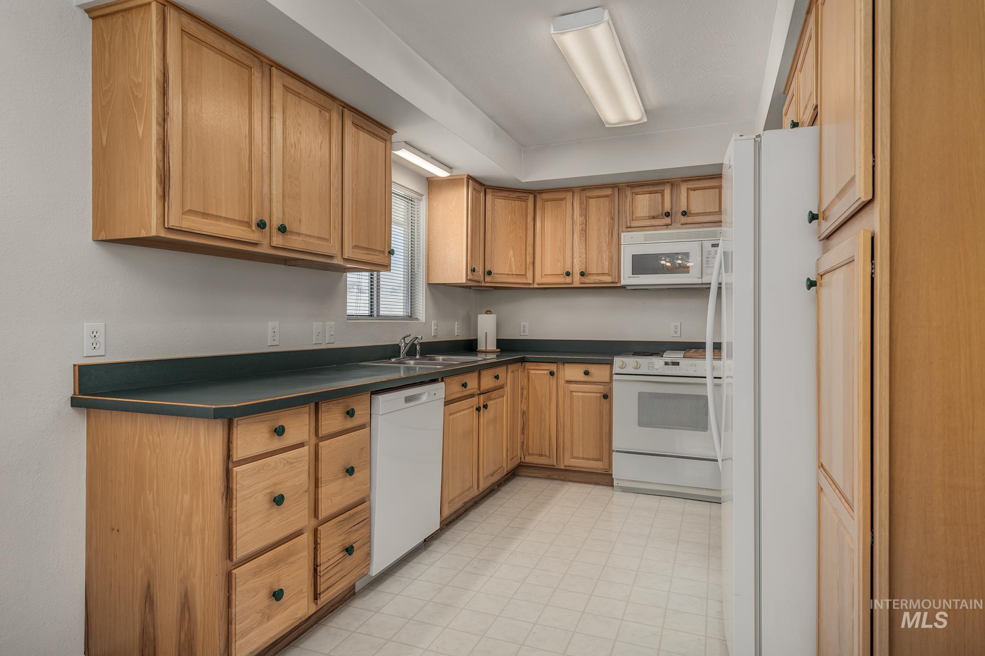 647 NW 3rd Street, Ontario, Oregon 97914, 3 Bedrooms, 2 Bathrooms, Residential For Sale, Price $349,000,MLS 98978684