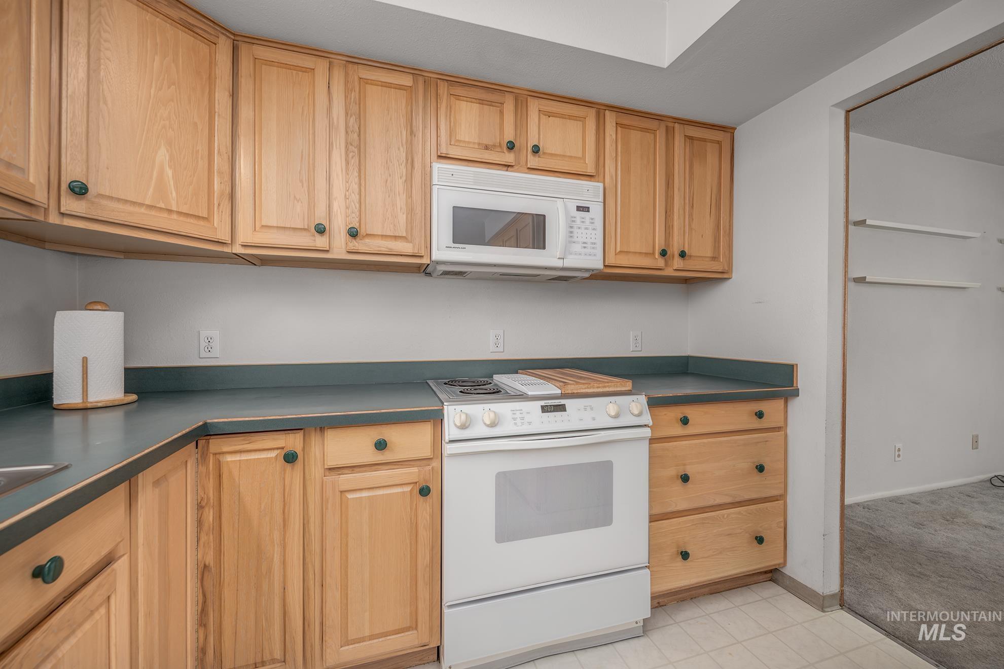 647 NW 3rd Street, Ontario, Oregon 97914, 3 Bedrooms, 2 Bathrooms, Residential For Sale, Price $349,000,MLS 98978684