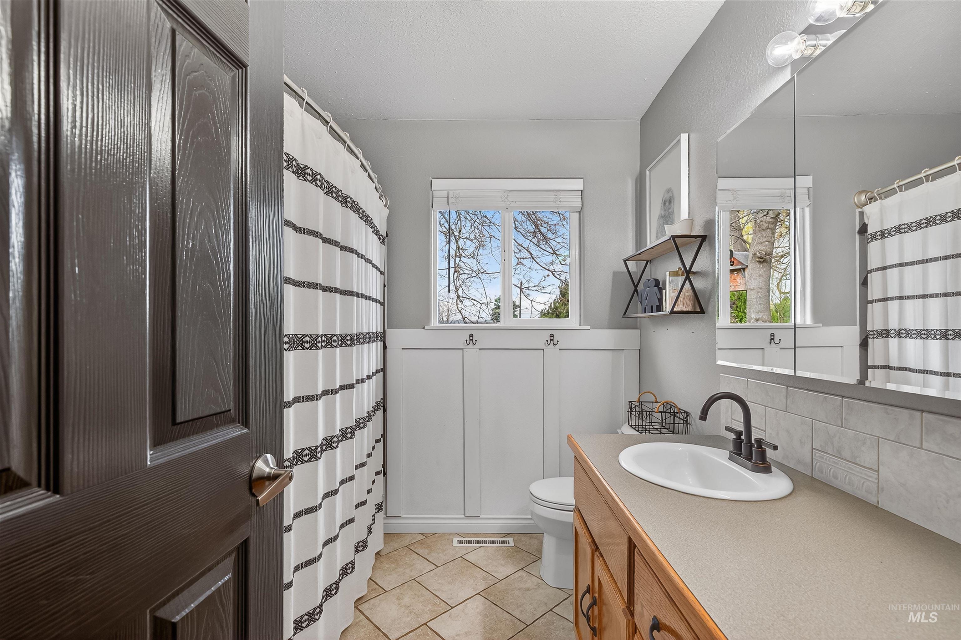 2007 Powers Drive, Lewiston, Idaho 83501, 4 Bedrooms, 2 Bathrooms, Residential For Sale, Price $465,000,MLS 98978686