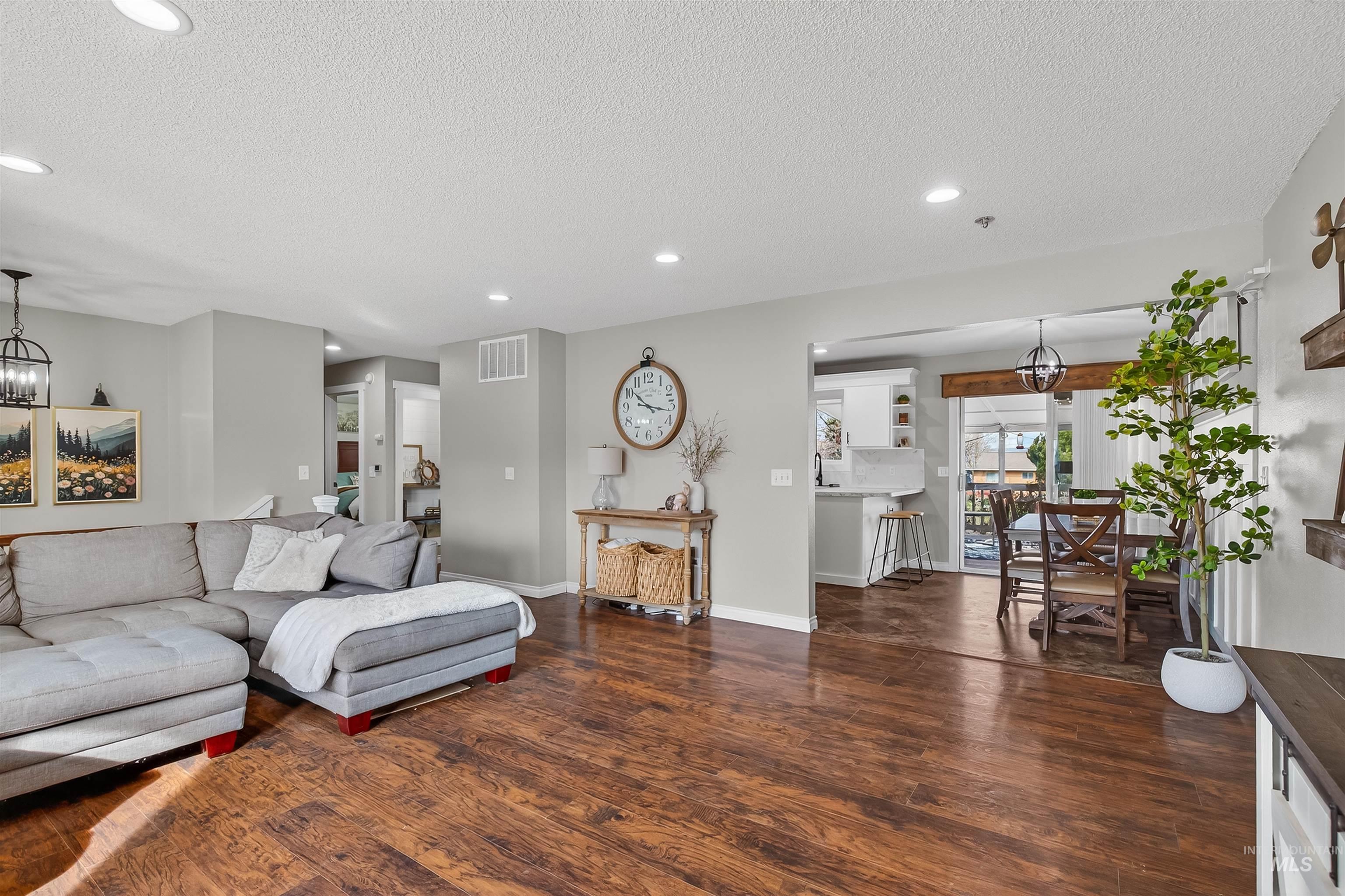 2007 Powers Drive, Lewiston, Idaho 83501, 4 Bedrooms, 2 Bathrooms, Residential For Sale, Price $465,000,MLS 98978686