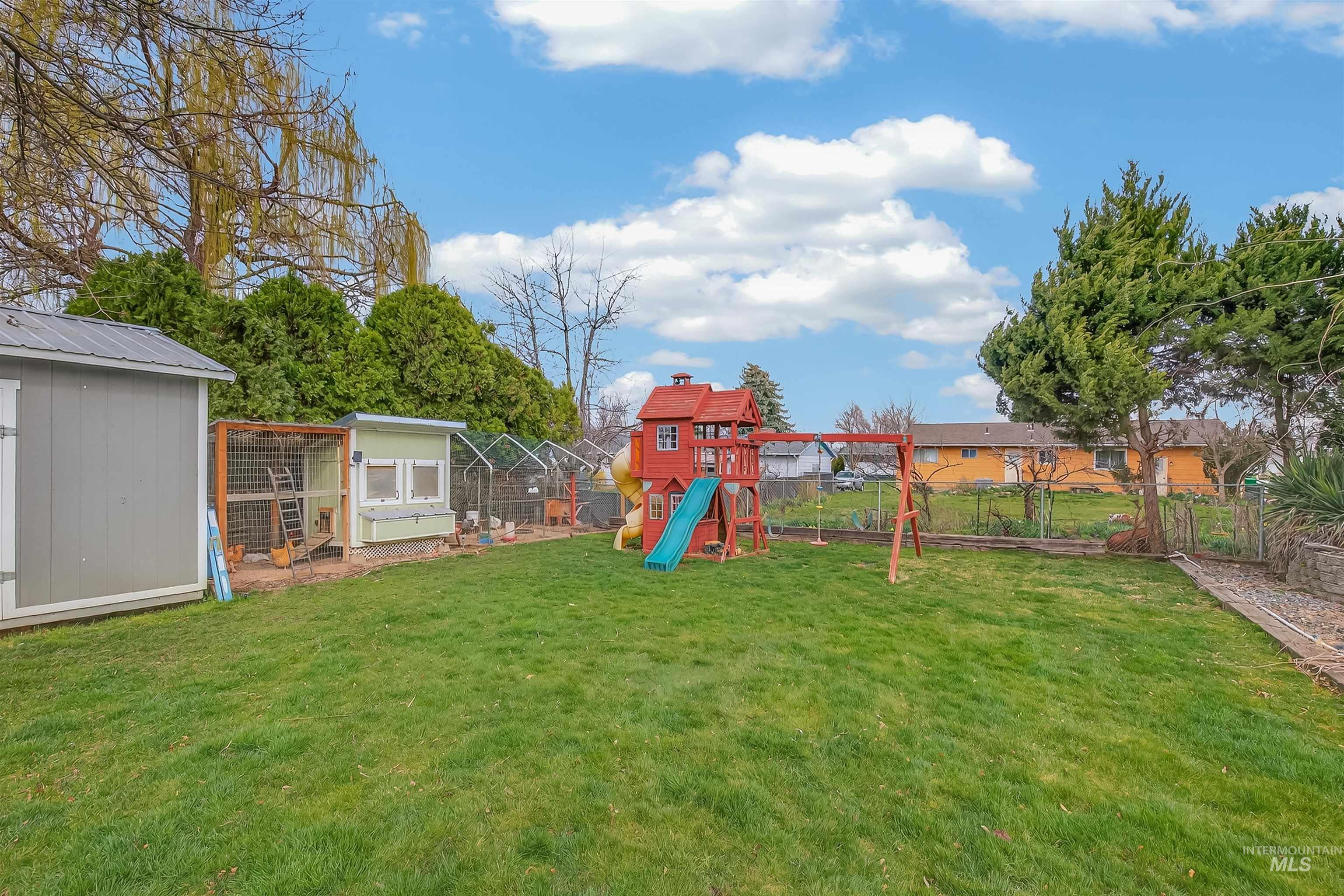 2007 Powers Drive, Lewiston, Idaho 83501, 4 Bedrooms, 2 Bathrooms, Residential For Sale, Price $465,000,MLS 98978686