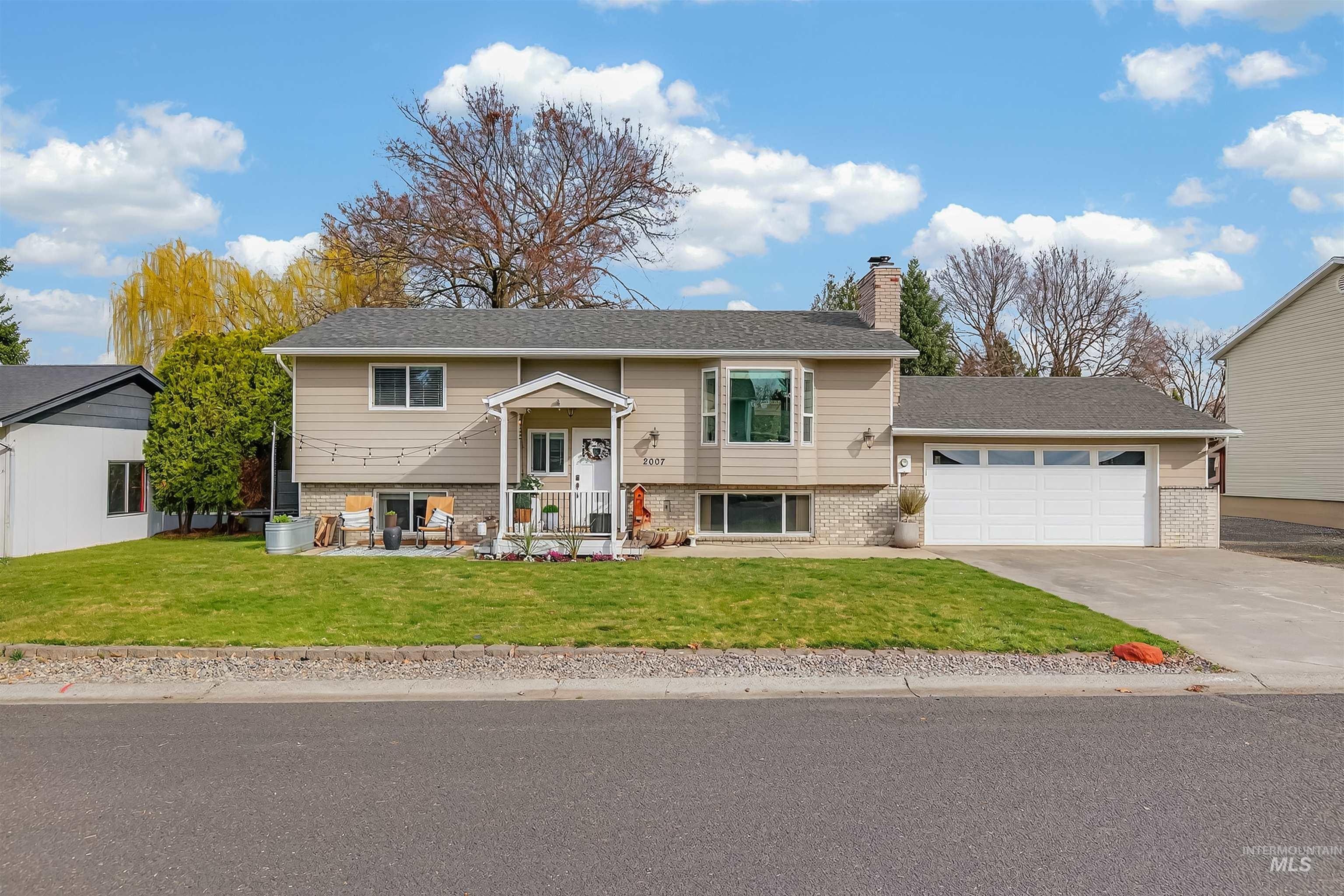 2007 Powers Drive, Lewiston, Idaho 83501, 4 Bedrooms, 2 Bathrooms, Residential For Sale, Price $465,000,MLS 98978686
