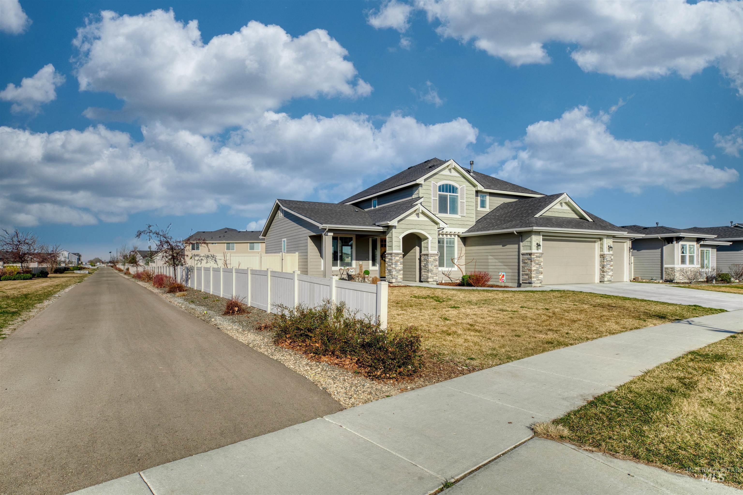 5215 N Cunard Way, Meridian, Idaho 83646, 4 Bedrooms, 3.5 Bathrooms, Residential For Sale, Price $750,000,MLS 98978688