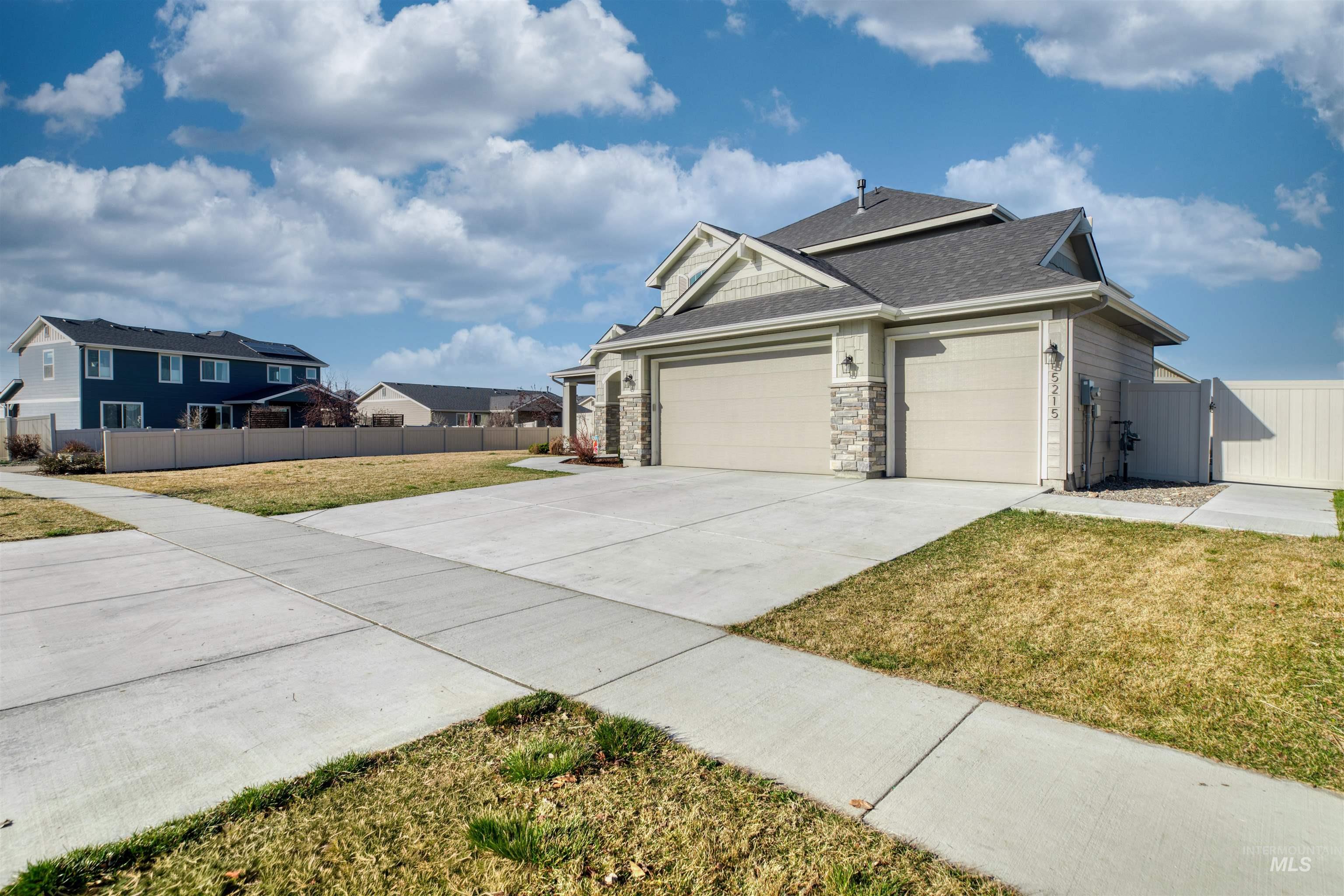5215 N Cunard Way, Meridian, Idaho 83646, 4 Bedrooms, 3.5 Bathrooms, Residential For Sale, Price $750,000,MLS 98978688