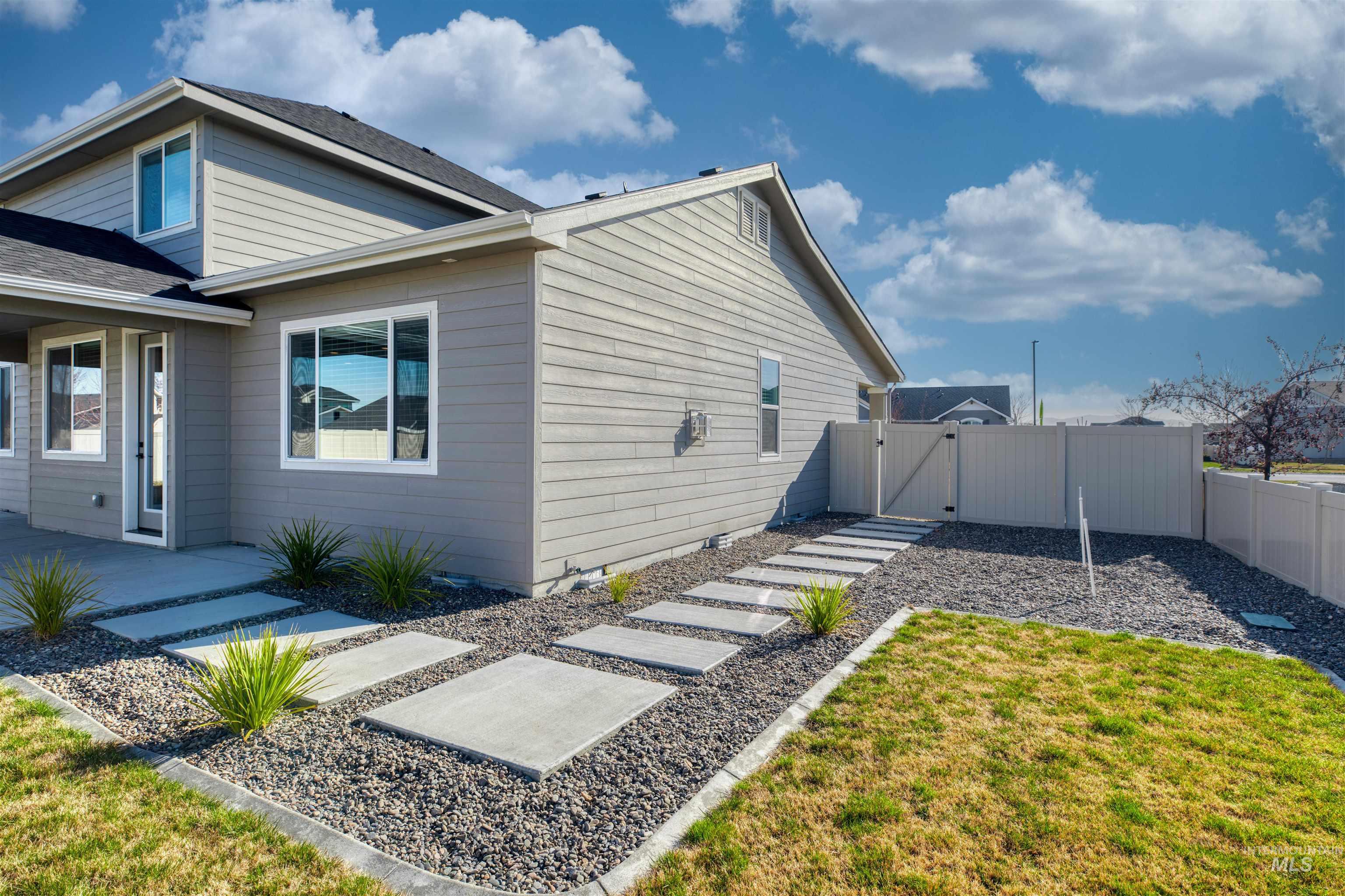 5215 N Cunard Way, Meridian, Idaho 83646, 4 Bedrooms, 3.5 Bathrooms, Residential For Sale, Price $750,000,MLS 98978688