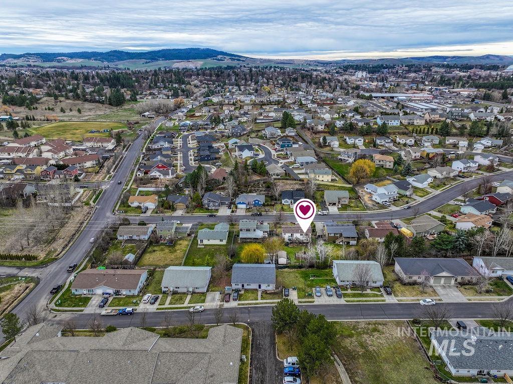 426 Quail Run Dr., Moscow, Idaho 83843, 3 Bedrooms, 3 Bathrooms, Residential For Sale, Price $497,500,MLS 98978689