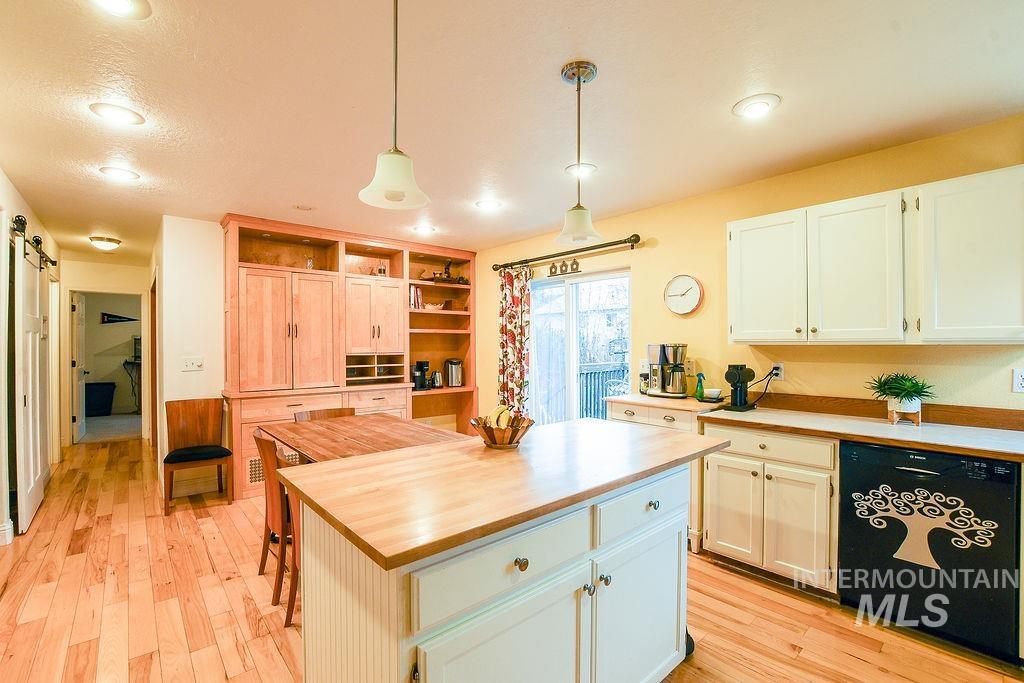 426 Quail Run Dr., Moscow, Idaho 83843, 3 Bedrooms, 3 Bathrooms, Residential For Sale, Price $497,500,MLS 98978689