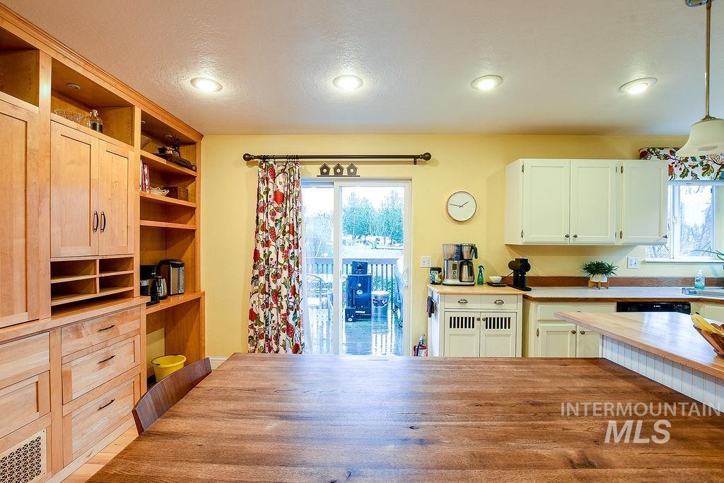 426 Quail Run Dr., Moscow, Idaho 83843, 3 Bedrooms, 3 Bathrooms, Residential For Sale, Price $497,500,MLS 98978689