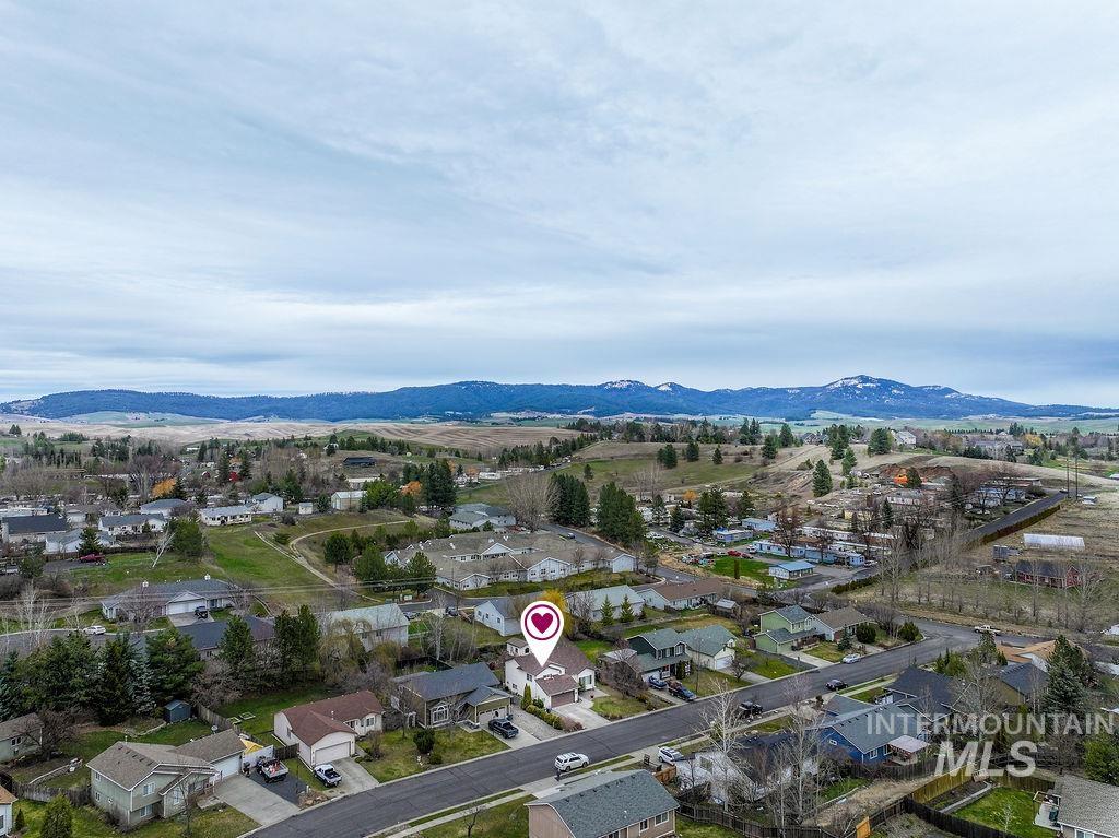 426 Quail Run Dr., Moscow, Idaho 83843, 3 Bedrooms, 3 Bathrooms, Residential For Sale, Price $497,500,MLS 98978689