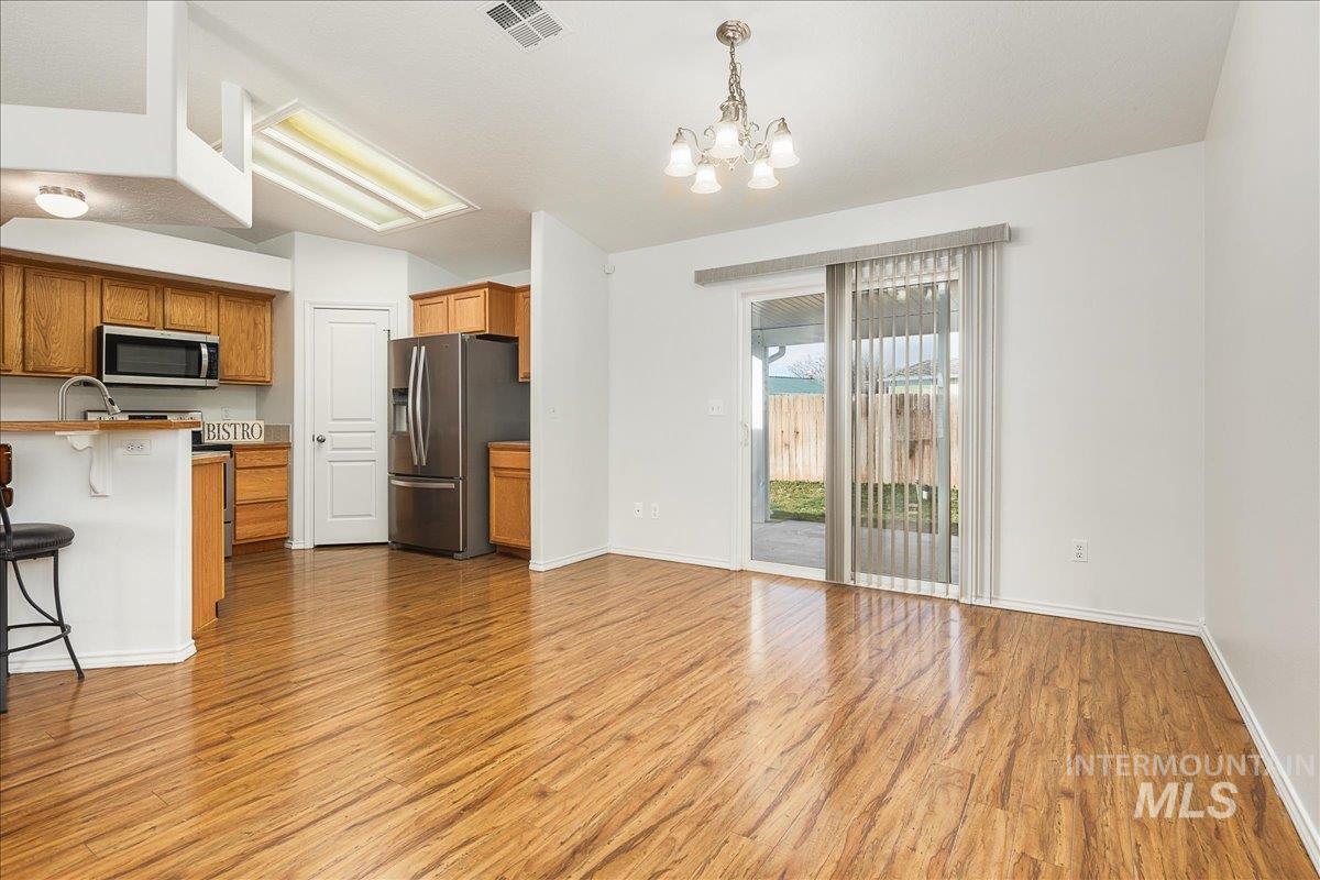 533 W Palmer Dr, Nampa, Idaho 83686-8389, 3 Bedrooms, 2 Bathrooms, Residential For Sale, Price $375,000,MLS 98978690