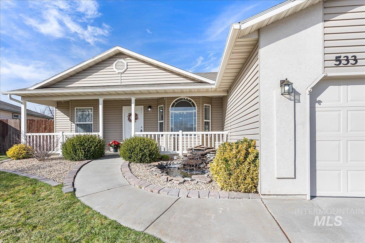 533 W Palmer Dr, Nampa, Idaho 83686-8389, 3 Bedrooms, 2 Bathrooms, Residential For Sale, Price $375,000,MLS 98978690