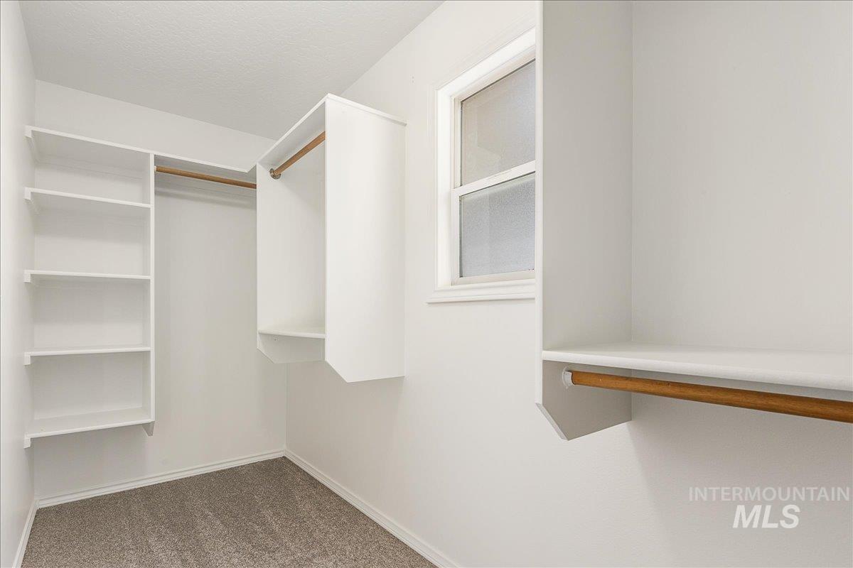 533 W Palmer Dr, Nampa, Idaho 83686-8389, 3 Bedrooms, 2 Bathrooms, Residential For Sale, Price $375,000,MLS 98978690