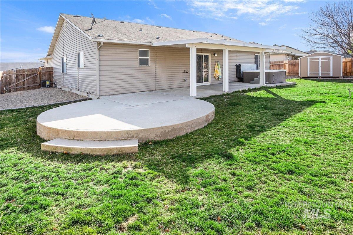 533 W Palmer Dr, Nampa, Idaho 83686-8389, 3 Bedrooms, 2 Bathrooms, Residential For Sale, Price $375,000,MLS 98978690