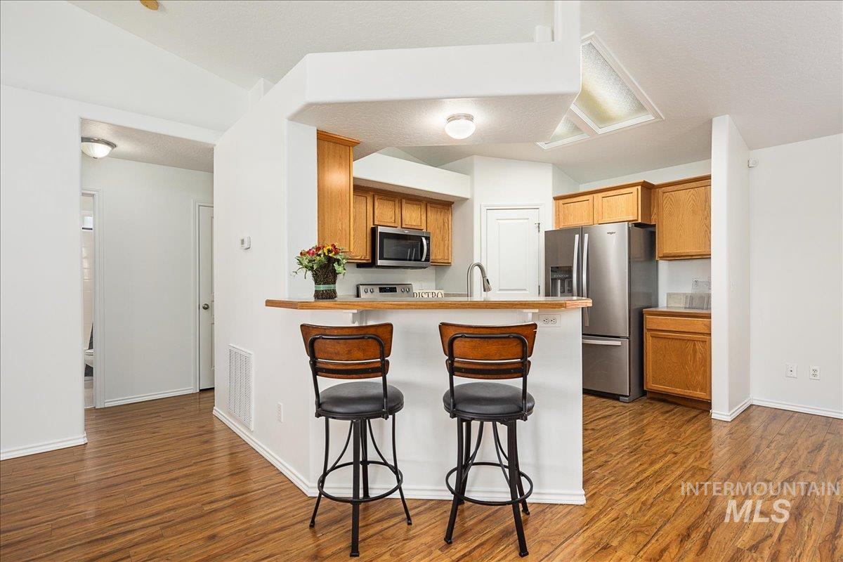 533 W Palmer Dr, Nampa, Idaho 83686-8389, 3 Bedrooms, 2 Bathrooms, Residential For Sale, Price $375,000,MLS 98978690