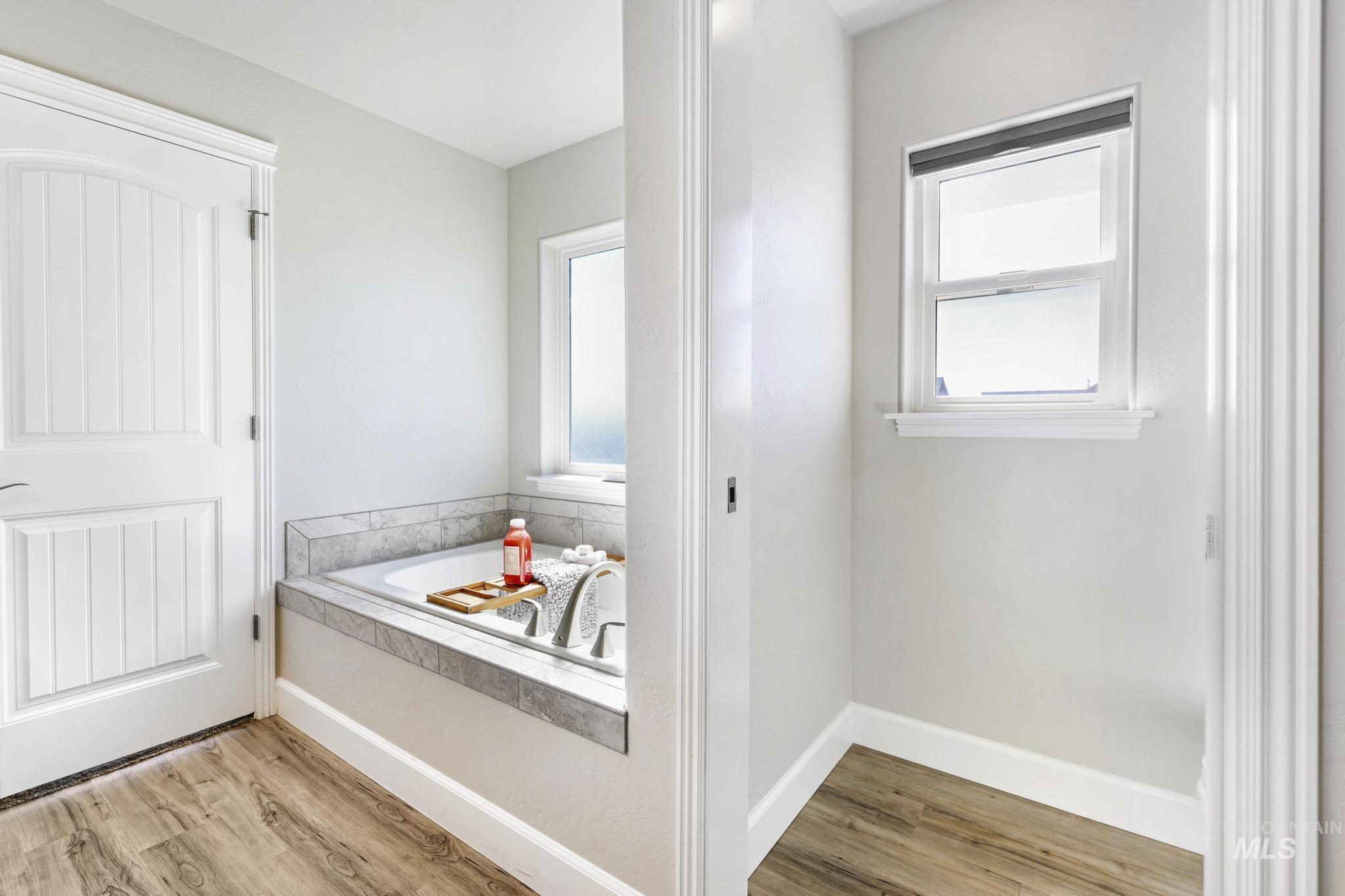 1153 Terra Ave, Twin Falls, Idaho 83301-4734, 5 Bedrooms, 2.5 Bathrooms, Residential For Sale, Price $449,000,MLS 98978691