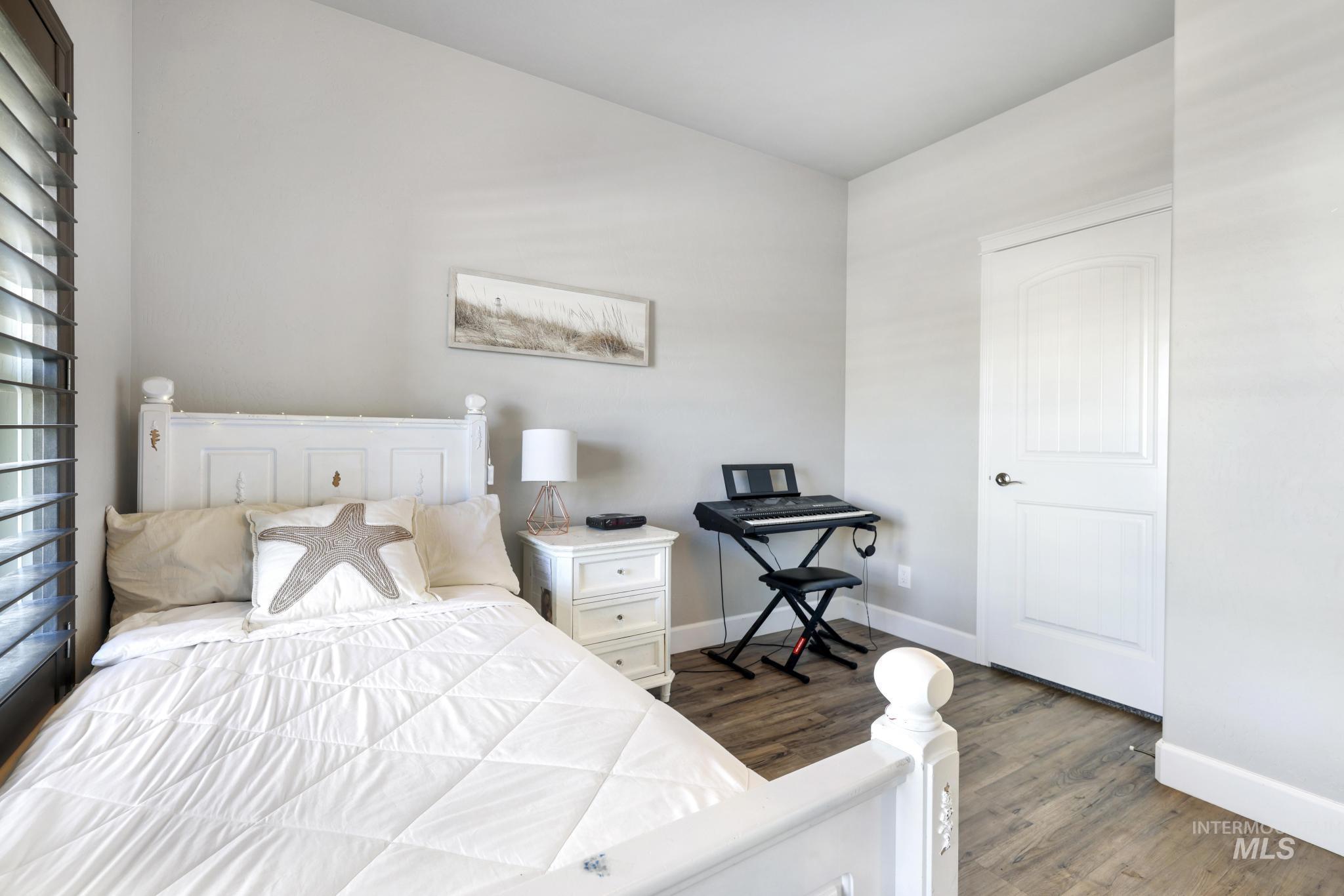 1153 Terra Ave, Twin Falls, Idaho 83301-4734, 5 Bedrooms, 2.5 Bathrooms, Residential For Sale, Price $449,000,MLS 98978691