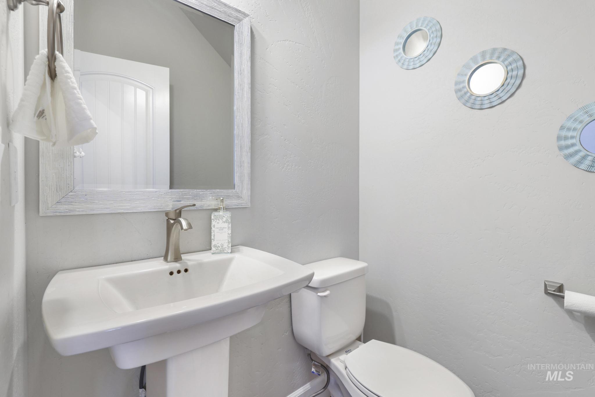 1153 Terra Ave, Twin Falls, Idaho 83301-4734, 5 Bedrooms, 2.5 Bathrooms, Residential For Sale, Price $449,000,MLS 98978691