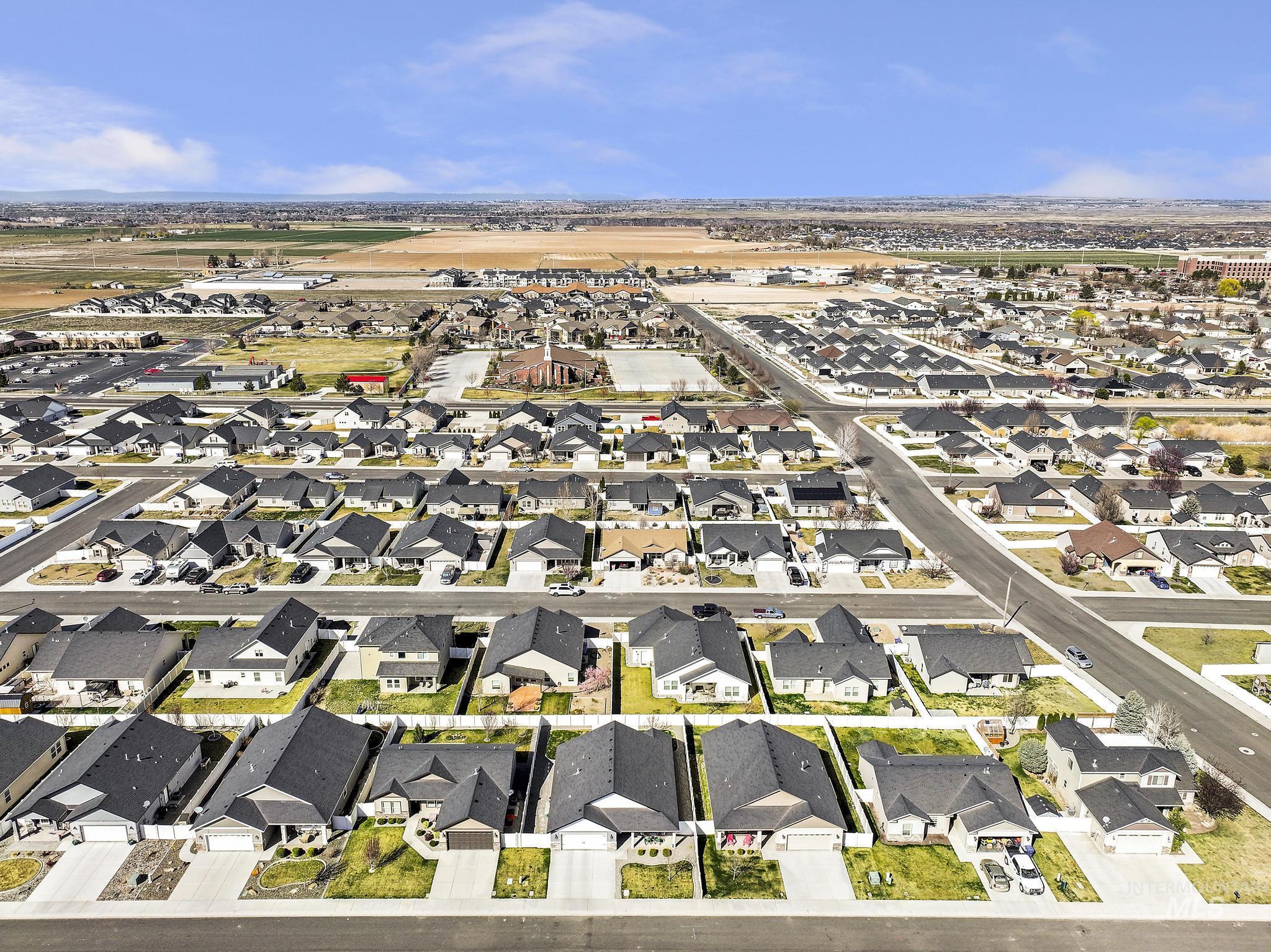 1153 Terra Ave, Twin Falls, Idaho 83301-4734, 5 Bedrooms, 2.5 Bathrooms, Residential For Sale, Price $449,000,MLS 98978691