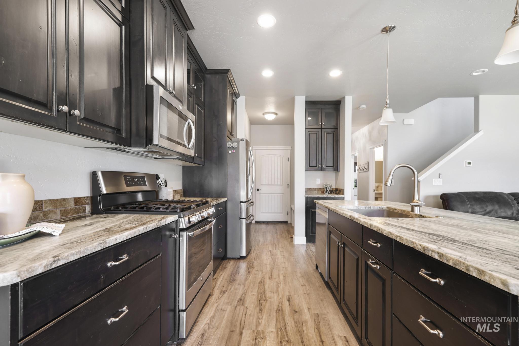 1153 Terra Ave, Twin Falls, Idaho 83301-4734, 5 Bedrooms, 2.5 Bathrooms, Residential For Sale, Price $449,000,MLS 98978691