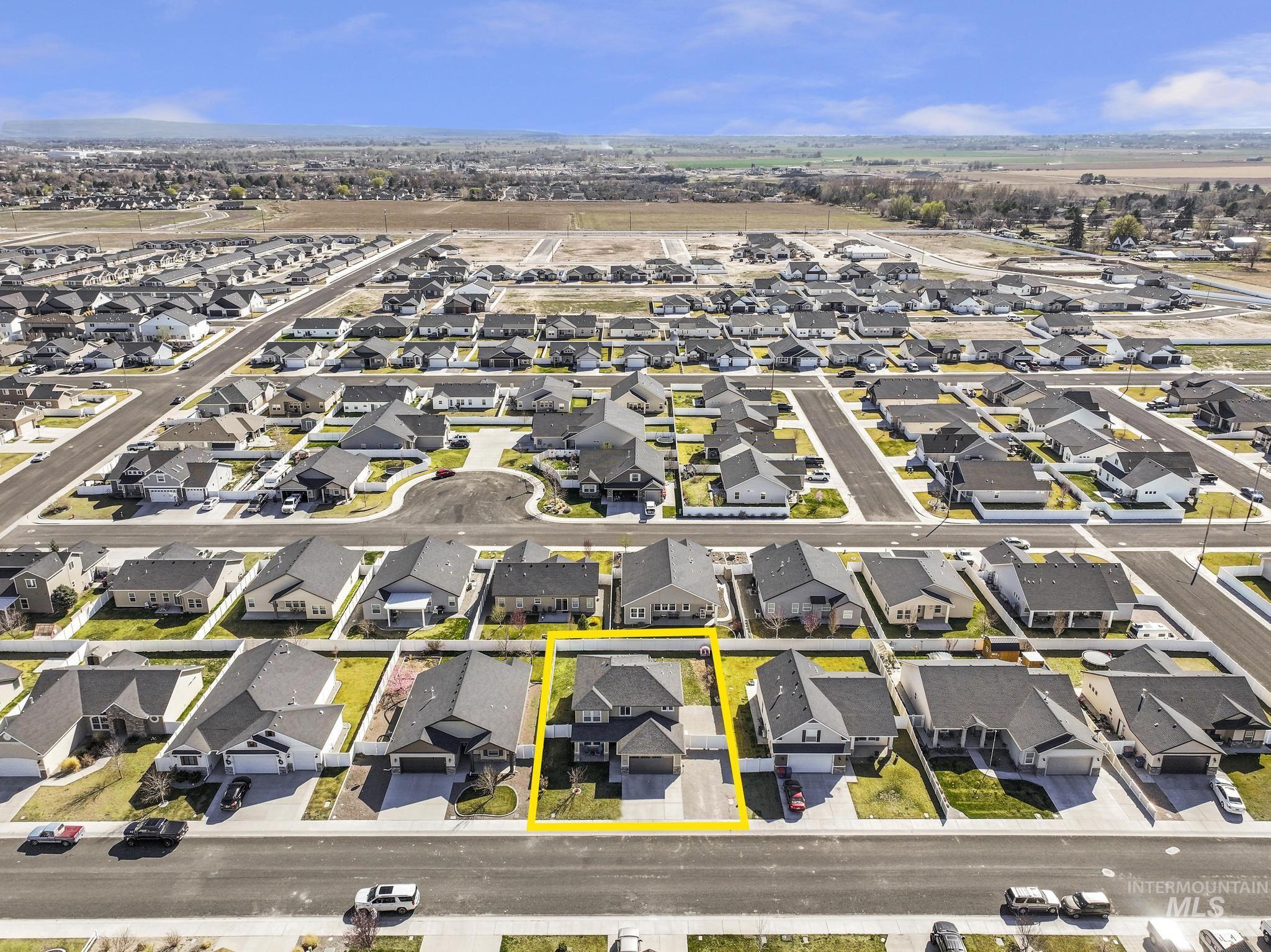 1153 Terra Ave, Twin Falls, Idaho 83301-4734, 5 Bedrooms, 2.5 Bathrooms, Residential For Sale, Price $449,000,MLS 98978691