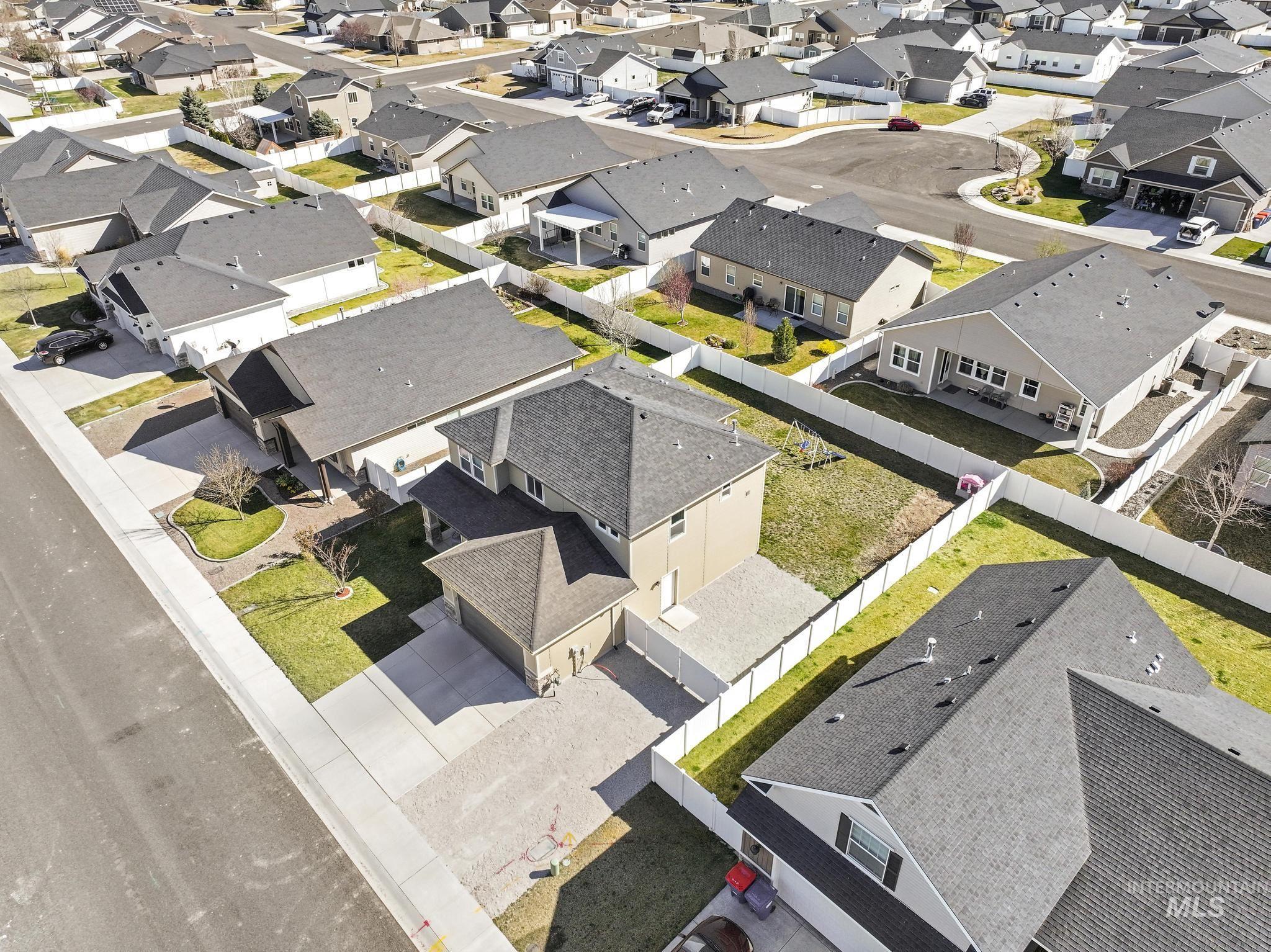 1153 Terra Ave, Twin Falls, Idaho 83301-4734, 5 Bedrooms, 2.5 Bathrooms, Residential For Sale, Price $449,000,MLS 98978691