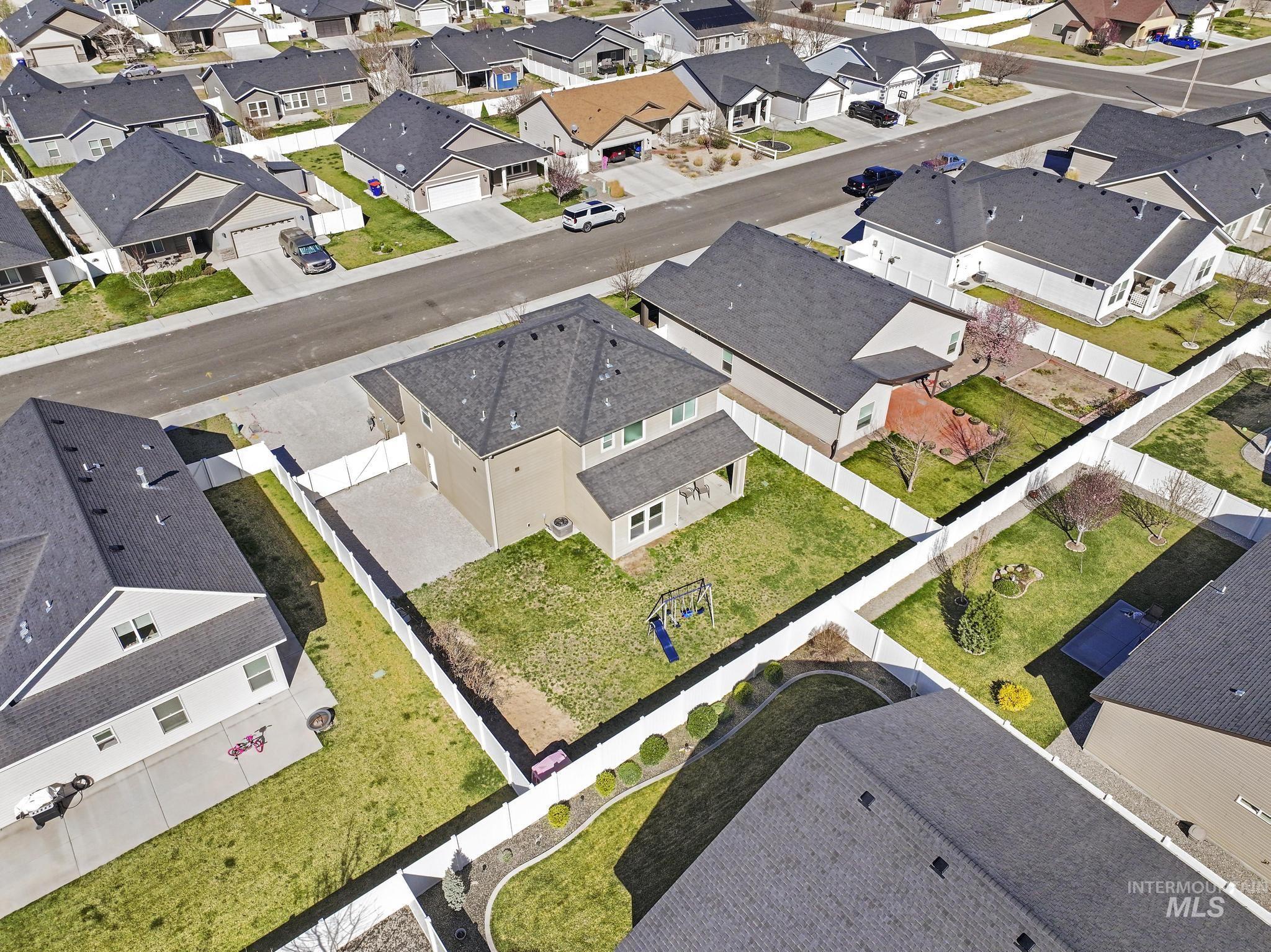 1153 Terra Ave, Twin Falls, Idaho 83301-4734, 5 Bedrooms, 2.5 Bathrooms, Residential For Sale, Price $449,000,MLS 98978691