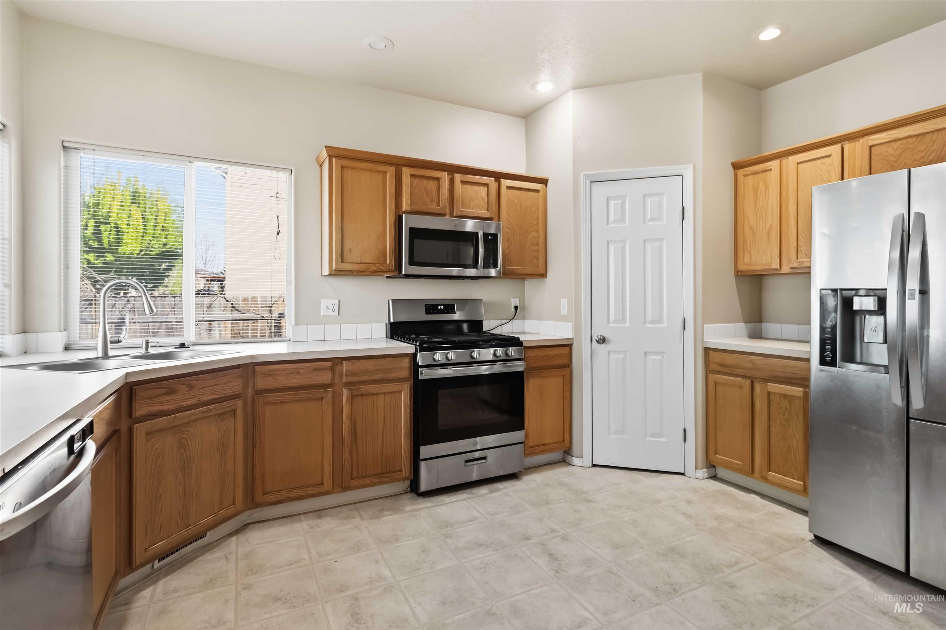 5108 Northrup Way, Caldwell, Idaho 83607, 4 Bedrooms, 3 Bathrooms, Residential For Sale, Price $409,900,MLS 98978692