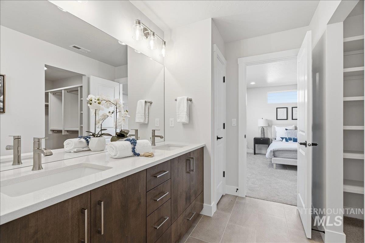 18131 Cinder Brook Ave, Nampa, Idaho 83687, 4 Bedrooms, 2.5 Bathrooms, Residential For Sale, Price $473,400,MLS 98978693