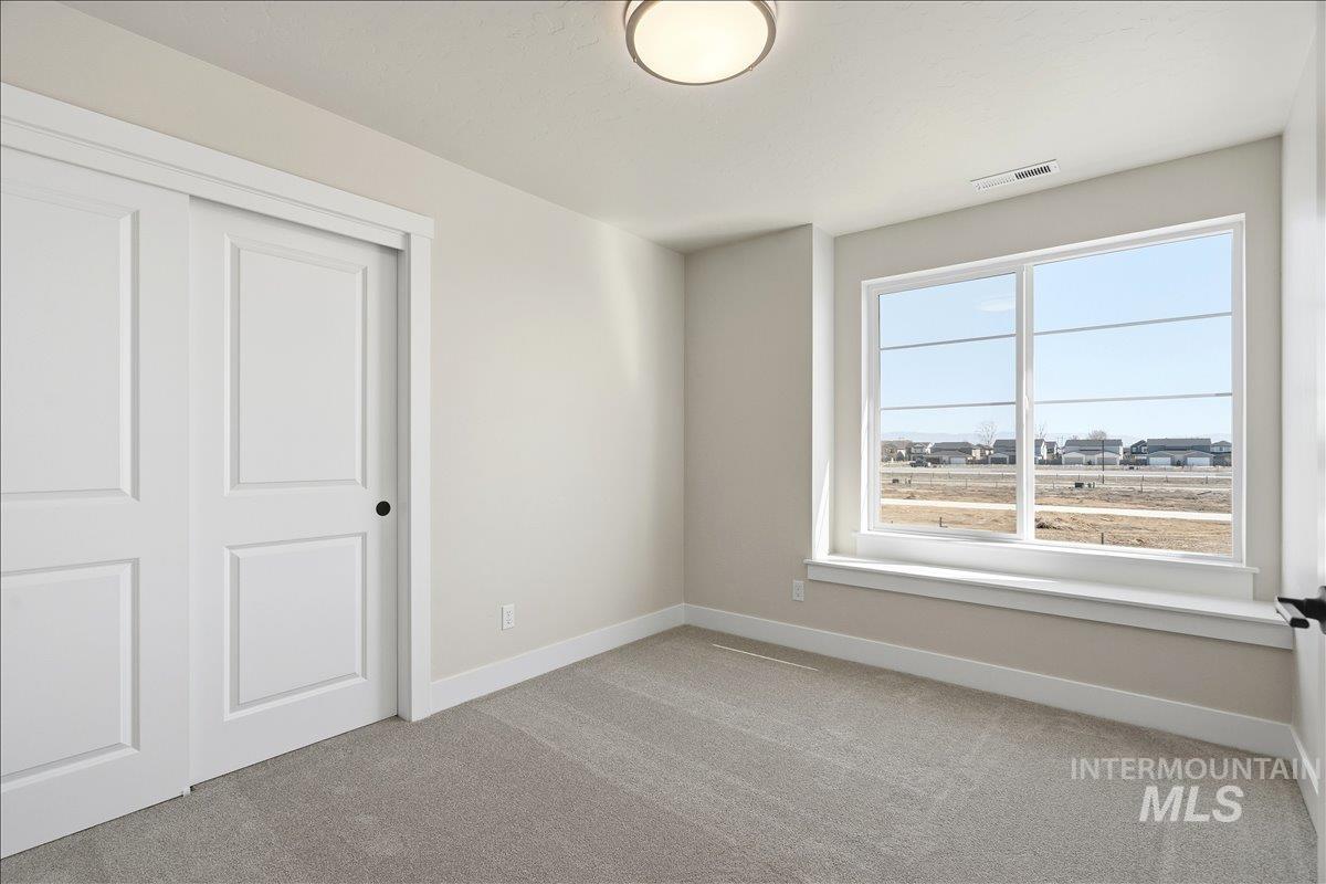 18131 Cinder Brook Ave, Nampa, Idaho 83687, 4 Bedrooms, 2.5 Bathrooms, Residential For Sale, Price $473,400,MLS 98978693