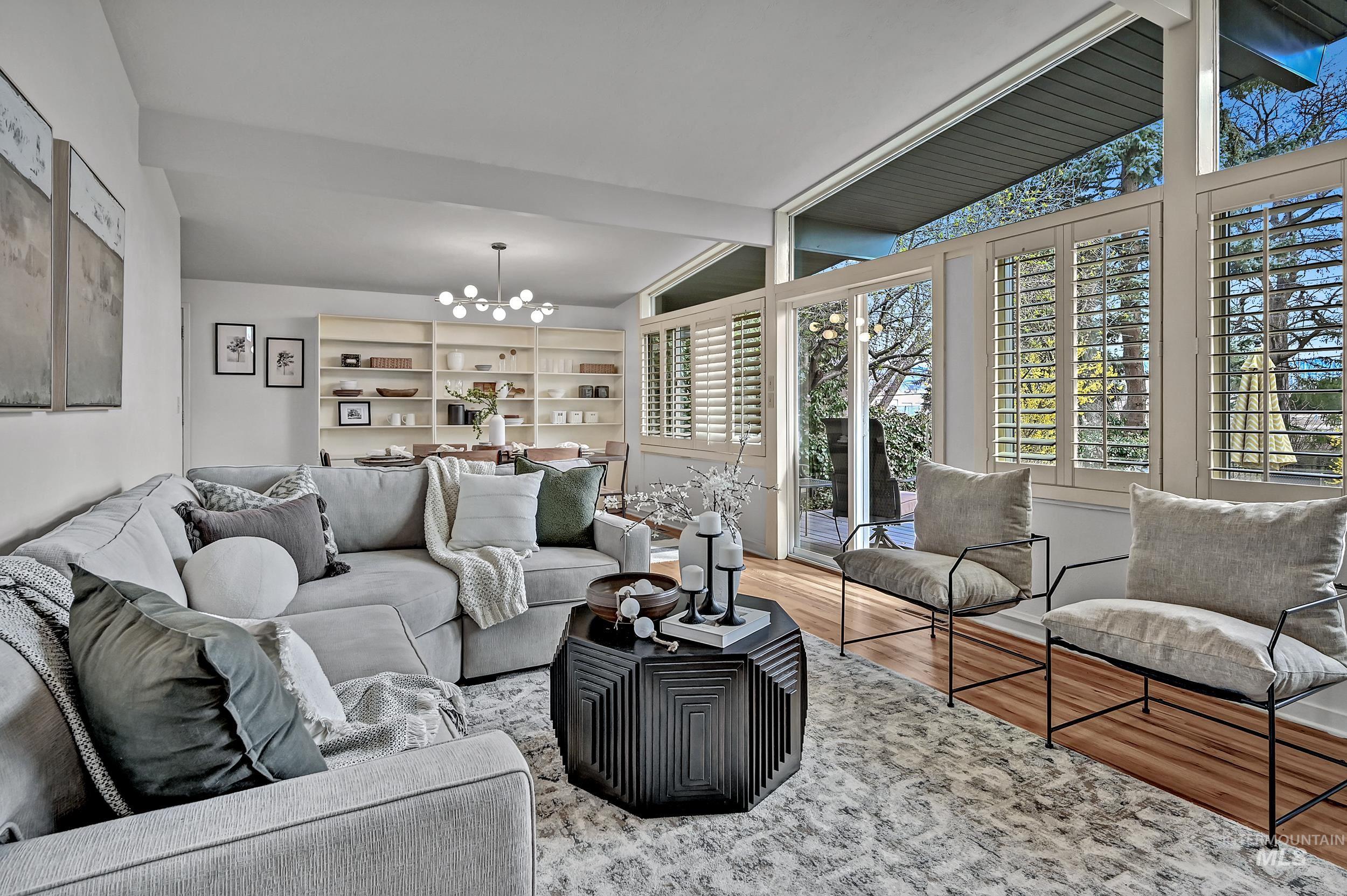 6226 W Edgewater Drive, Boise, Idaho 83709-1031, 4 Bedrooms, 2.5 Bathrooms, Residential For Sale, Price $575,000,MLS 98978694