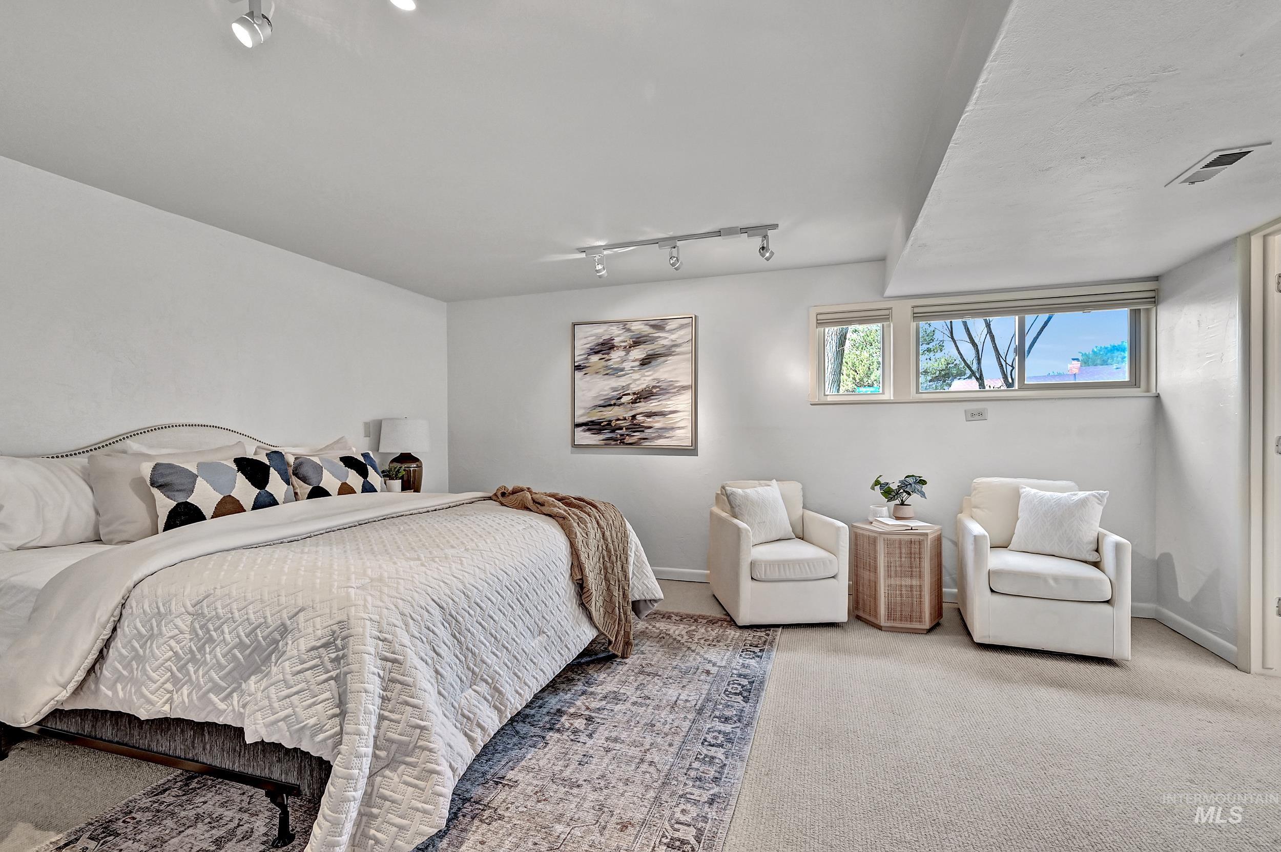 6226 W Edgewater Drive, Boise, Idaho 83709-1031, 4 Bedrooms, 2.5 Bathrooms, Residential For Sale, Price $575,000,MLS 98978694