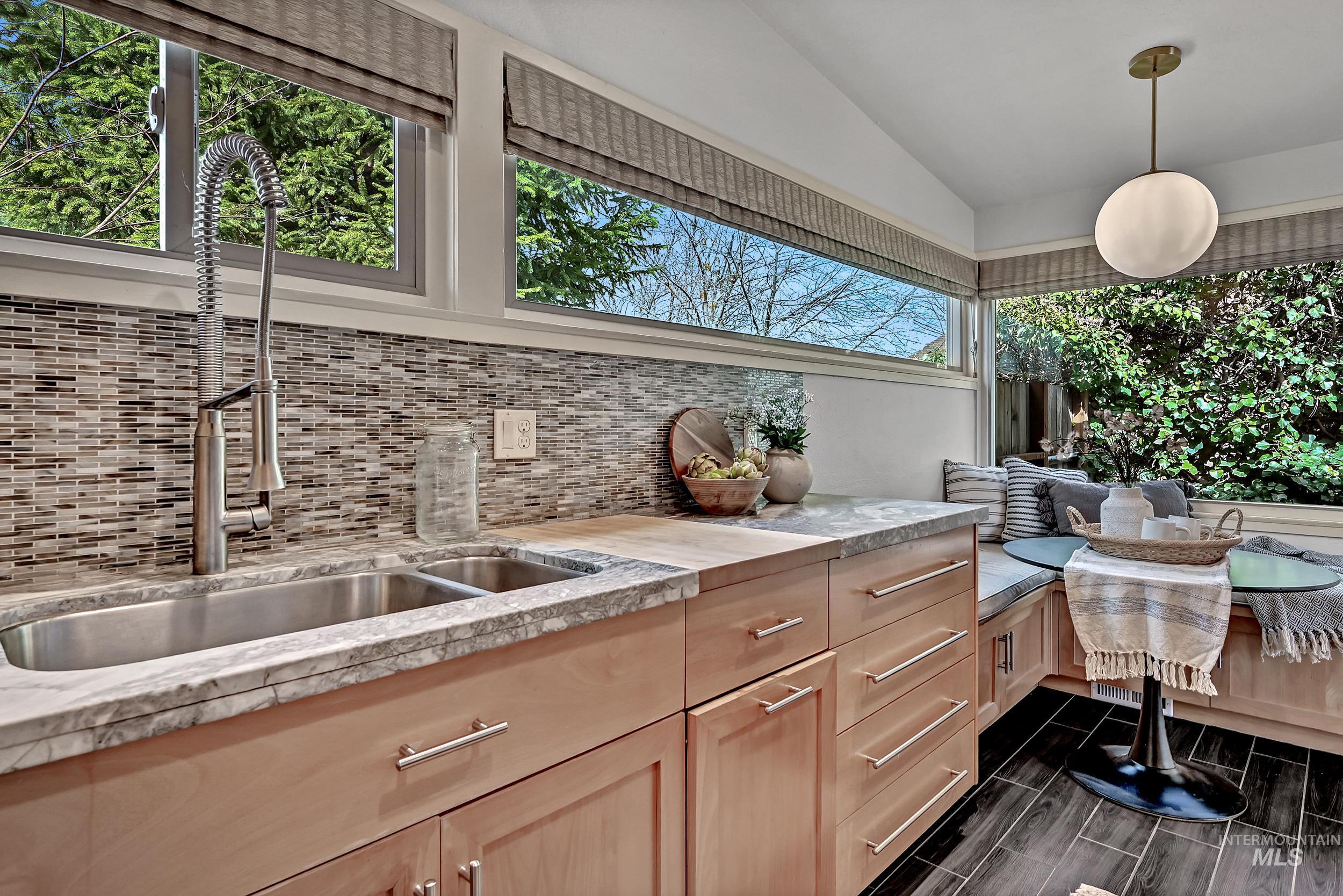 6226 W Edgewater Drive, Boise, Idaho 83709-1031, 4 Bedrooms, 2.5 Bathrooms, Residential For Sale, Price $575,000,MLS 98978694