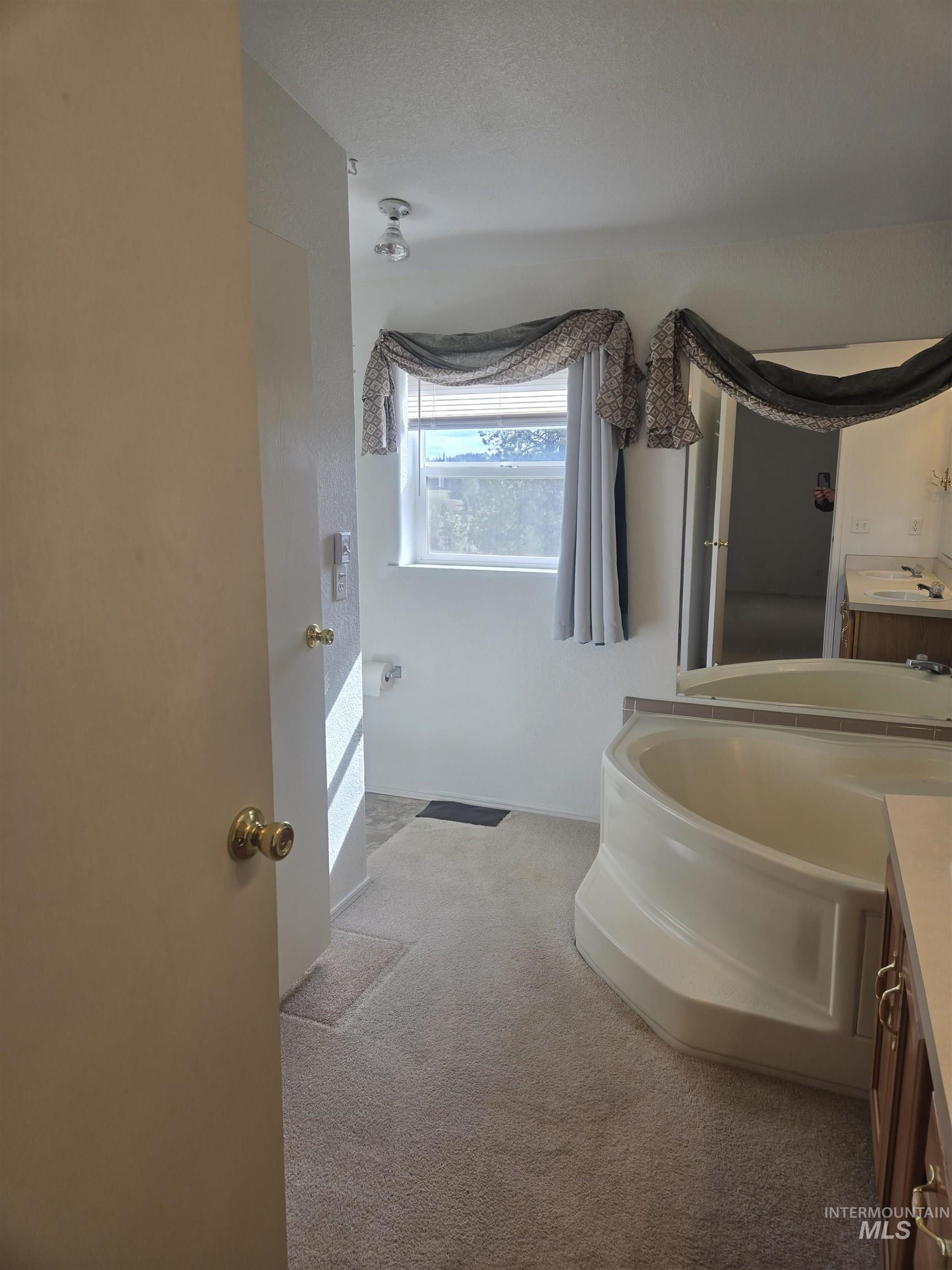 135 Harrisburg Lane, Kamiah, Idaho 83536, 3 Bedrooms, 3 Bathrooms, Residential For Sale, Price $349,000,MLS 98978696