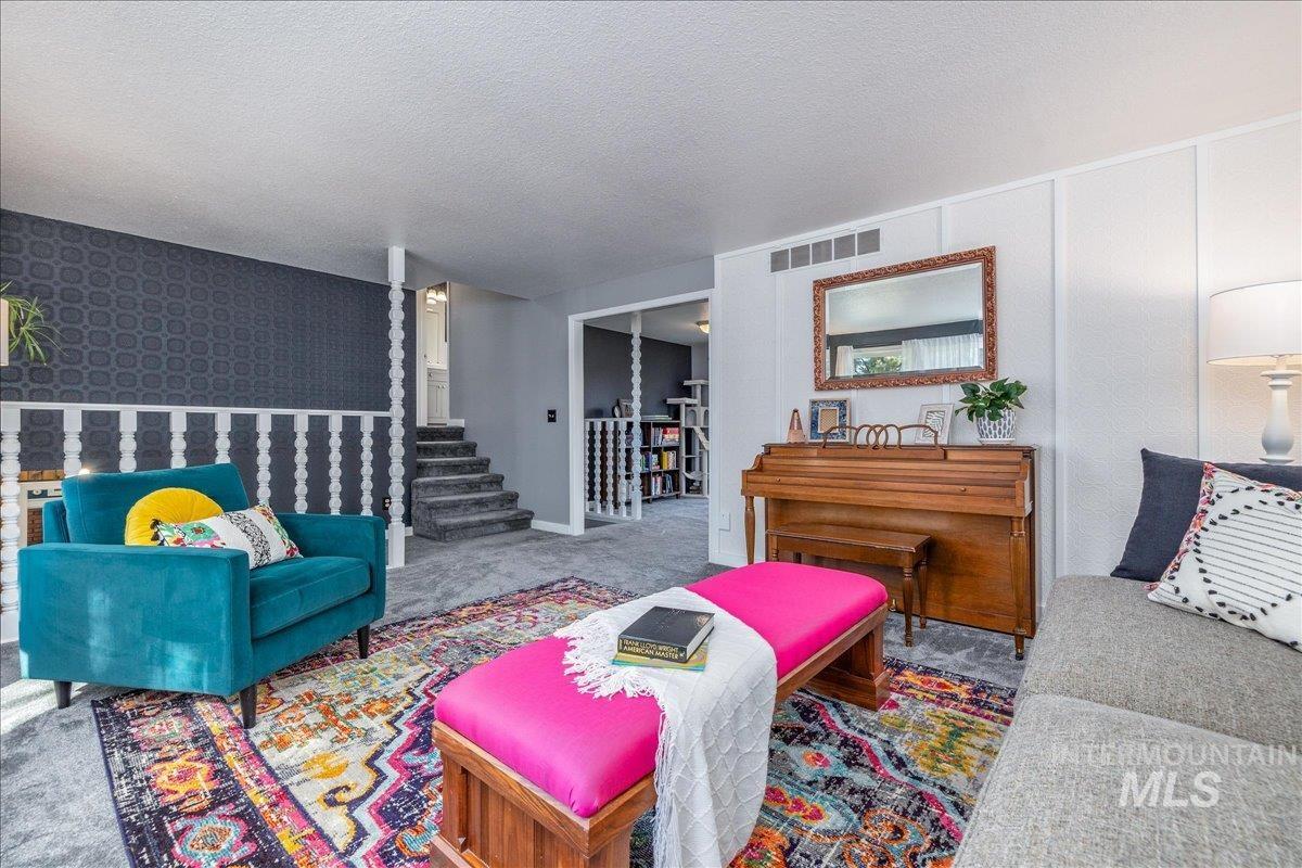 10438 W Hollandale Dr, Boise, Idaho 83709, 4 Bedrooms, 3 Bathrooms, Residential For Sale, Price $599,900,MLS 98978697