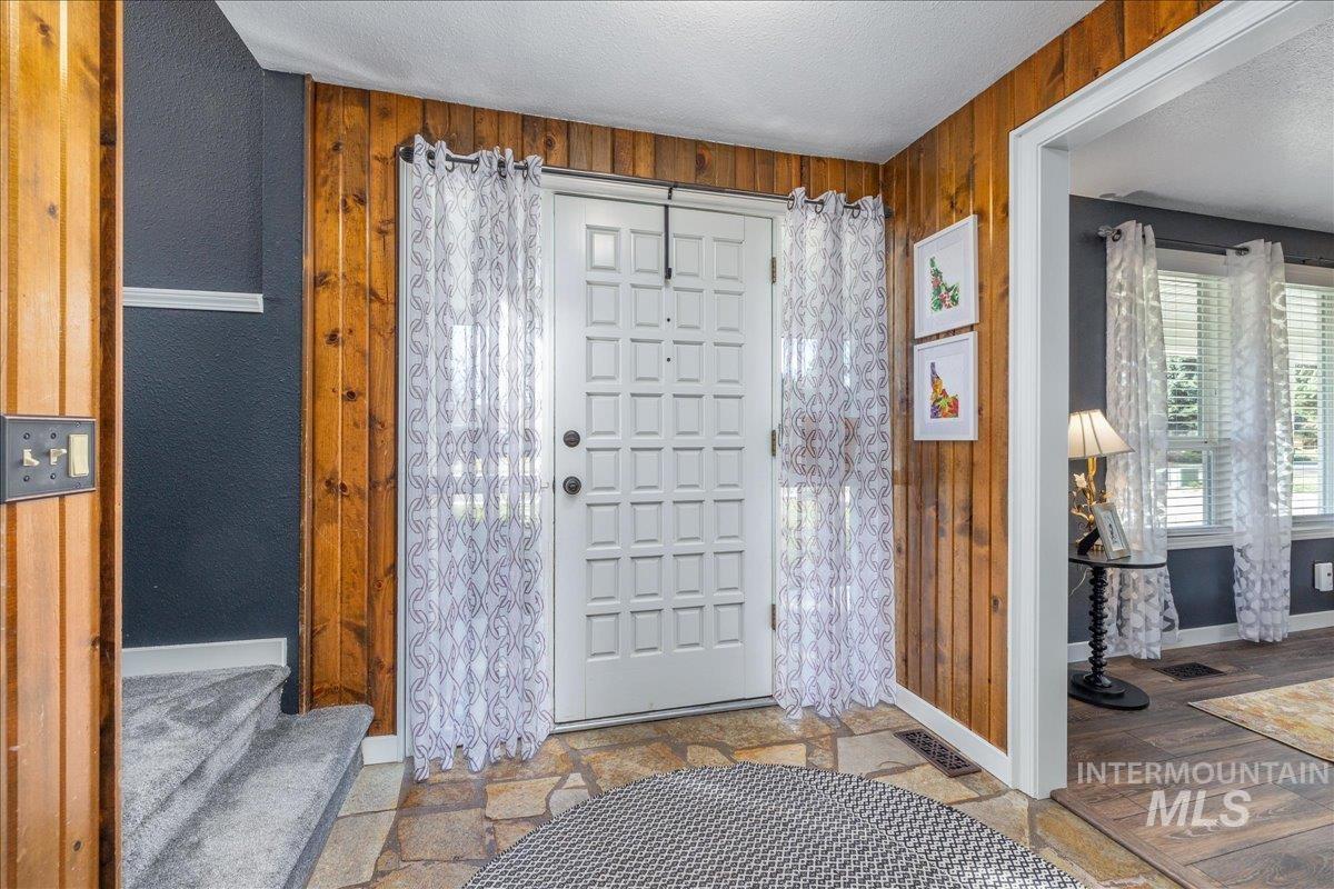 10438 W Hollandale Dr, Boise, Idaho 83709, 4 Bedrooms, 3 Bathrooms, Residential For Sale, Price $599,900,MLS 98978697