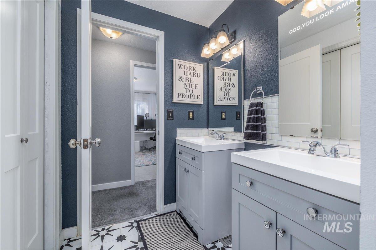 10438 W Hollandale Dr, Boise, Idaho 83709, 4 Bedrooms, 3 Bathrooms, Residential For Sale, Price $599,900,MLS 98978697