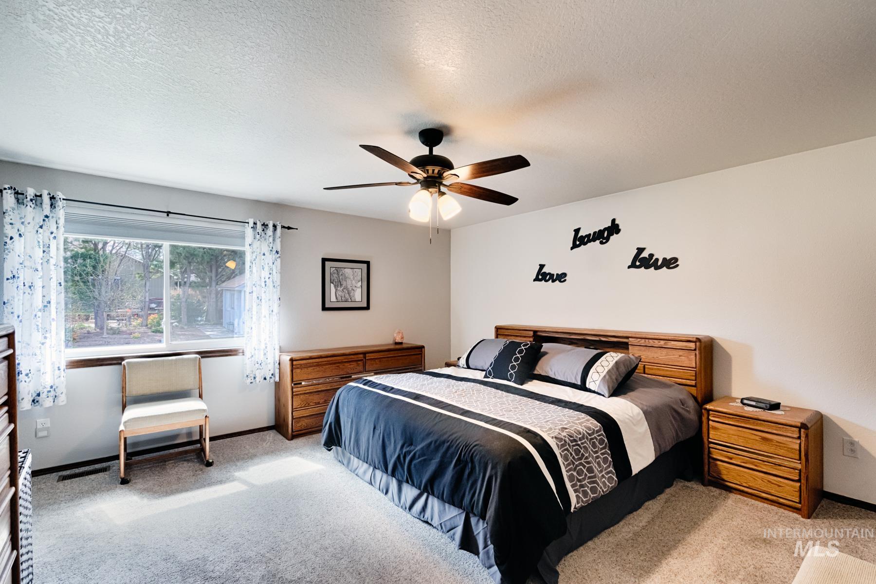 525 Donna Drive, Nampa, Idaho 83686-8861, 5 Bedrooms, 3 Bathrooms, Residential For Sale, Price $598,900, 98978698