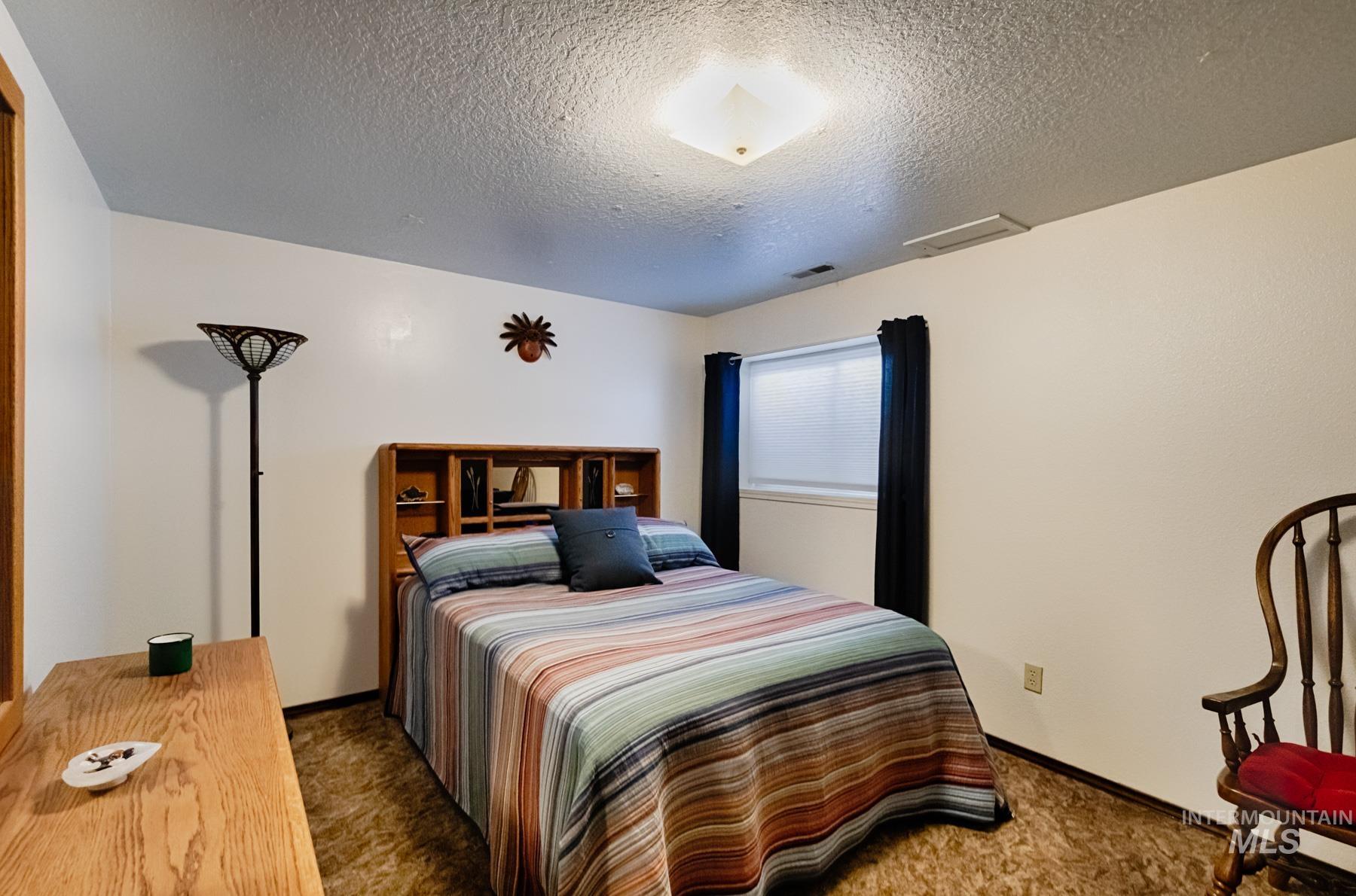 525 Donna Drive, Nampa, Idaho 83686-8861, 5 Bedrooms, 3 Bathrooms, Residential For Sale, Price $598,900, 98978698
