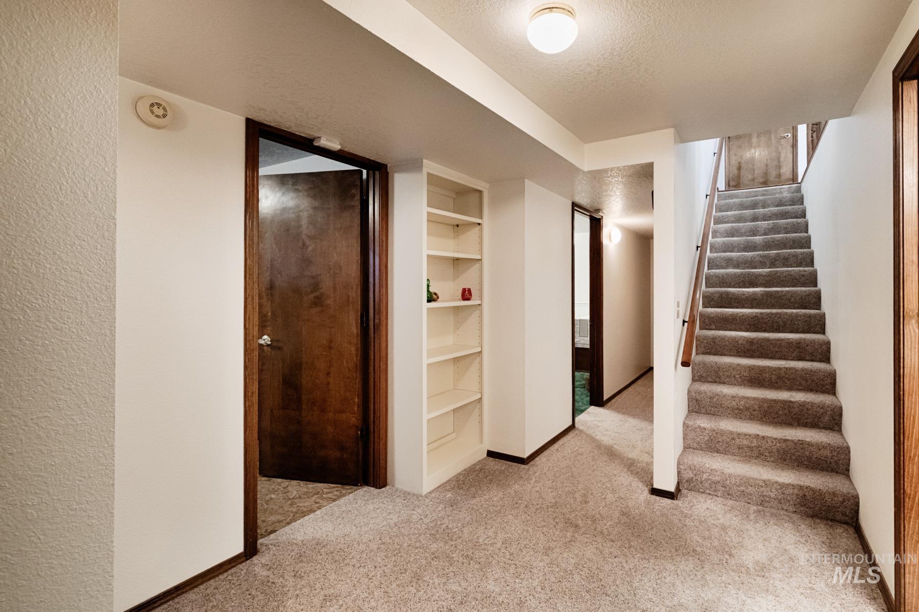 525 Donna Drive, Nampa, Idaho 83686-8861, 5 Bedrooms, 3 Bathrooms, Residential For Sale, Price $598,900, 98978698