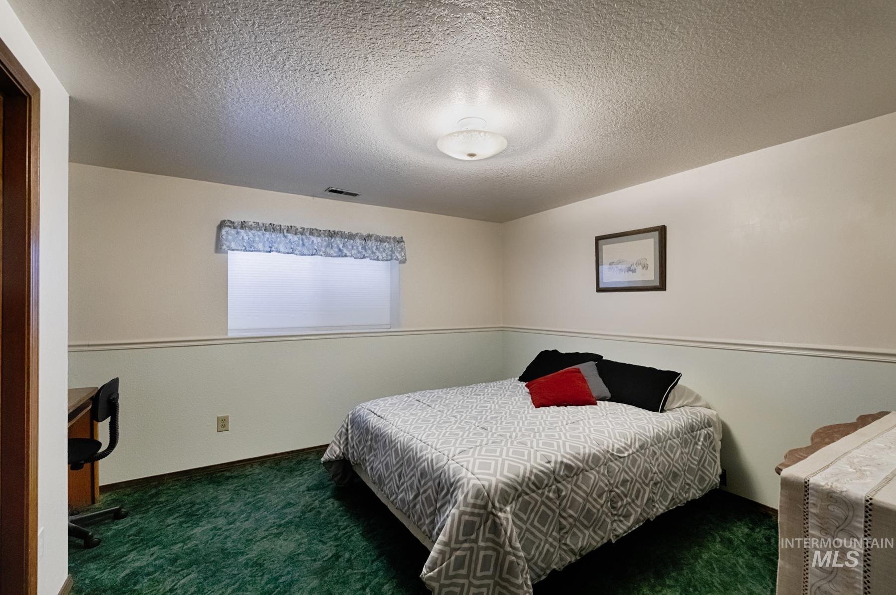 525 Donna Drive, Nampa, Idaho 83686-8861, 5 Bedrooms, 3 Bathrooms, Residential For Sale, Price $598,900, 98978698