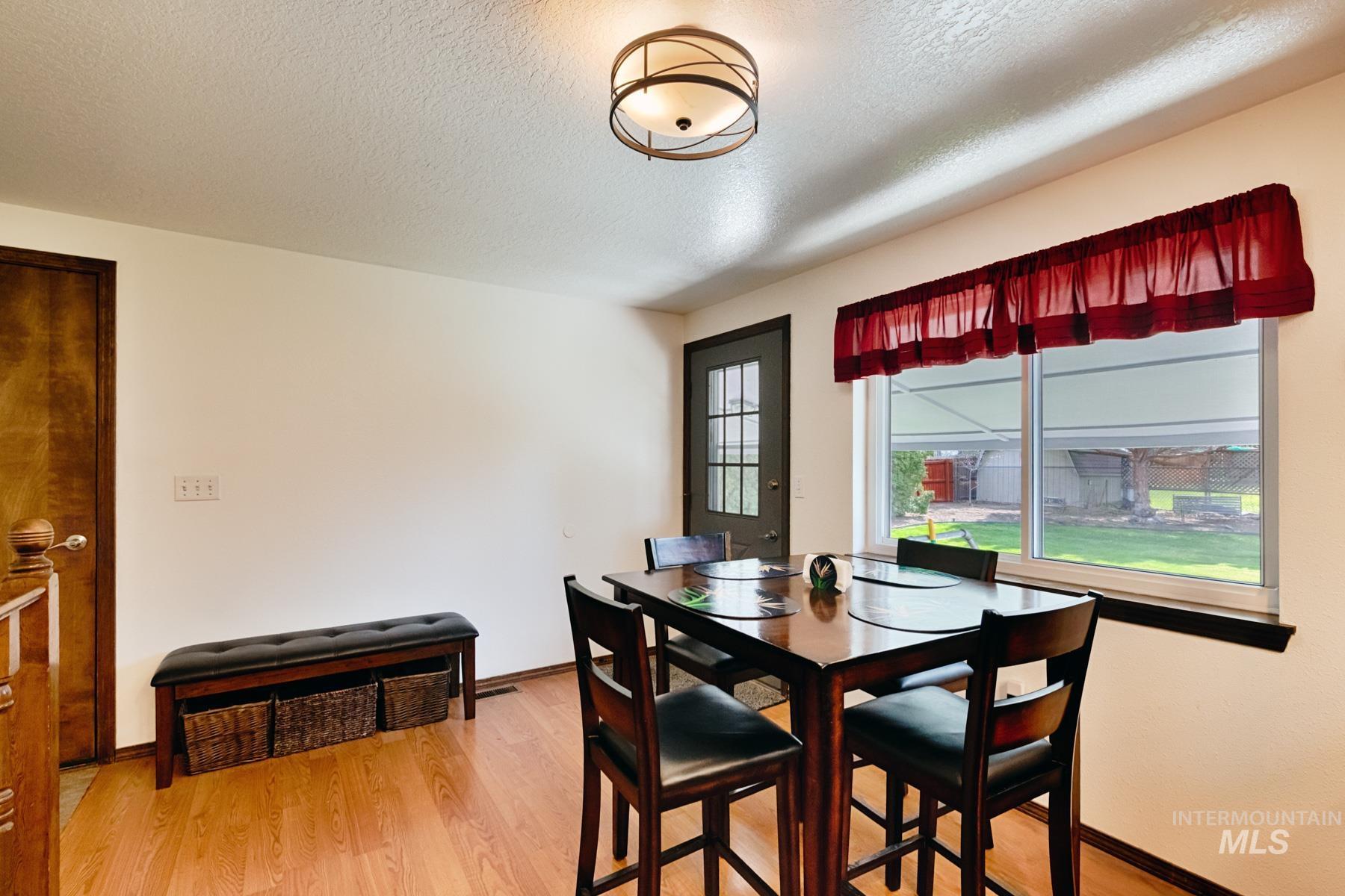 525 Donna Drive, Nampa, Idaho 83686-8861, 5 Bedrooms, 3 Bathrooms, Residential For Sale, Price $598,900,MLS 98978698