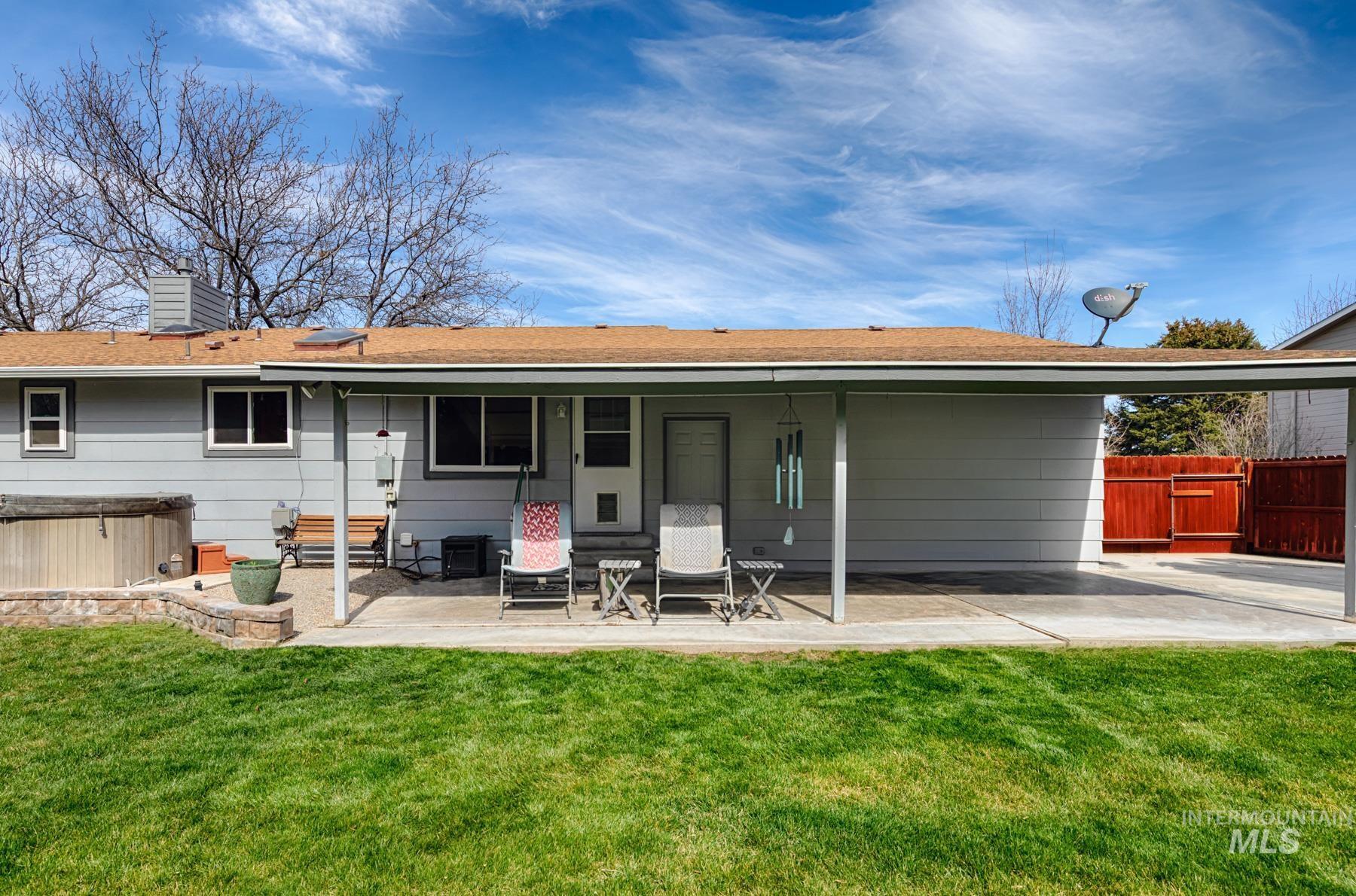 525 Donna Drive, Nampa, Idaho 83686-8861, 5 Bedrooms, 3 Bathrooms, Residential For Sale, Price $598,900, 98978698