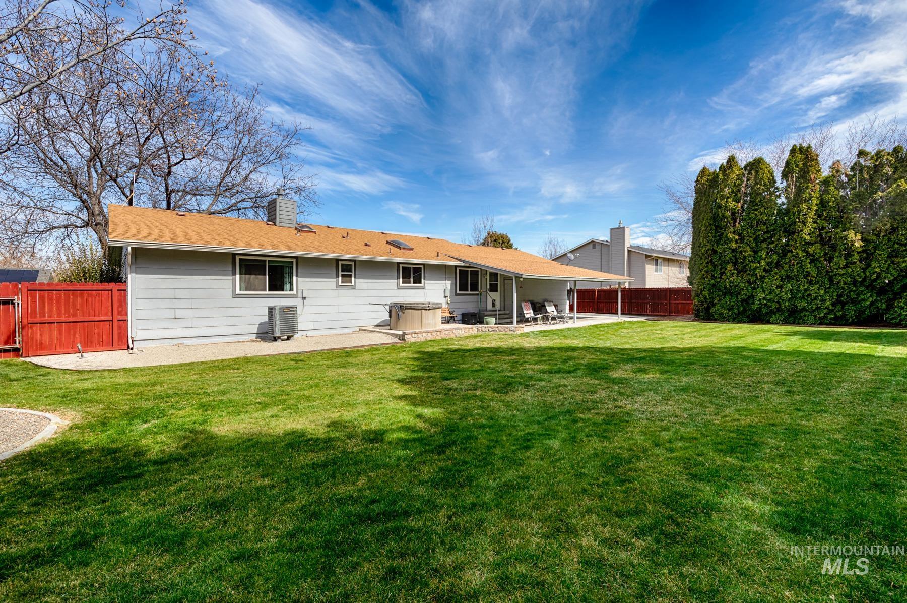 525 Donna Drive, Nampa, Idaho 83686-8861, 5 Bedrooms, 3 Bathrooms, Residential For Sale, Price $598,900, 98978698