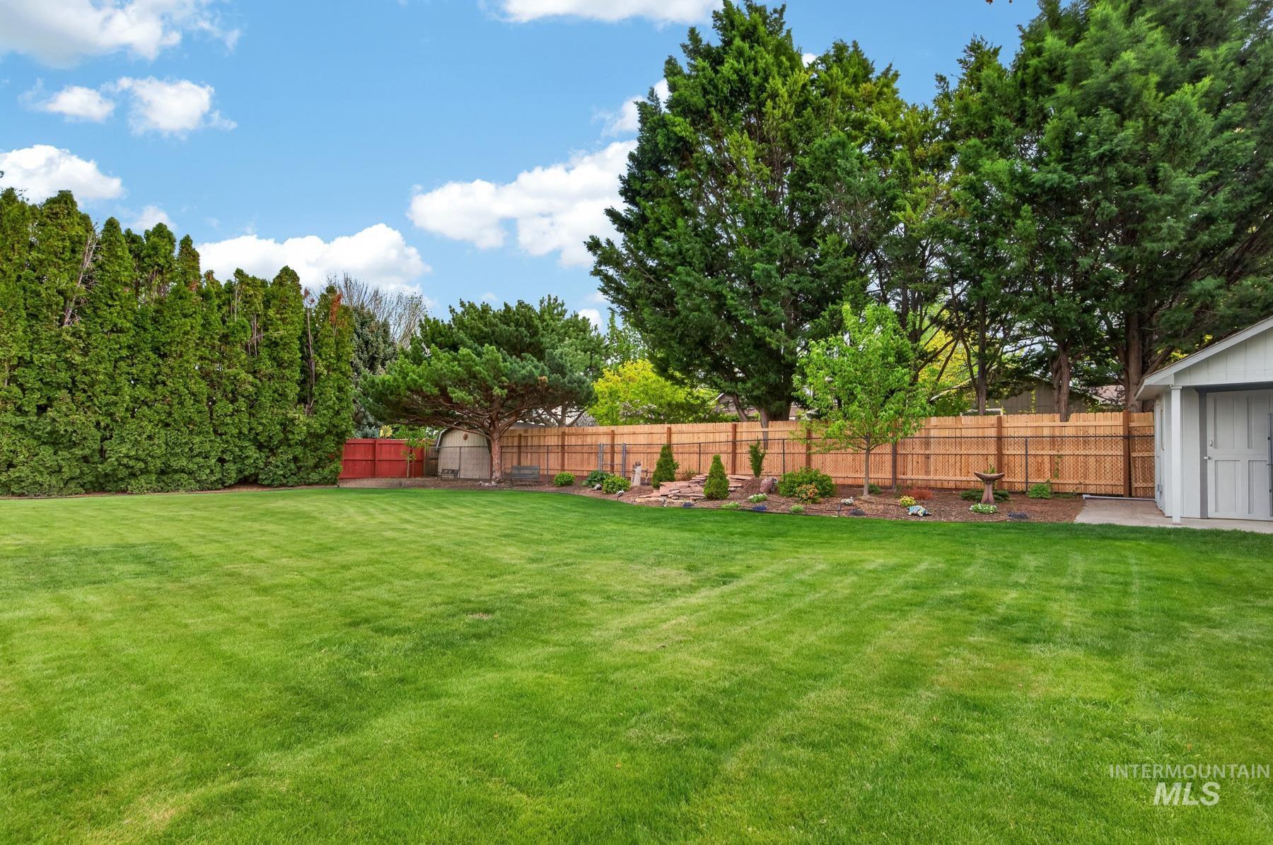 525 Donna Drive, Nampa, Idaho 83686-8861, 5 Bedrooms, 3 Bathrooms, Residential For Sale, Price $598,900, 98978698