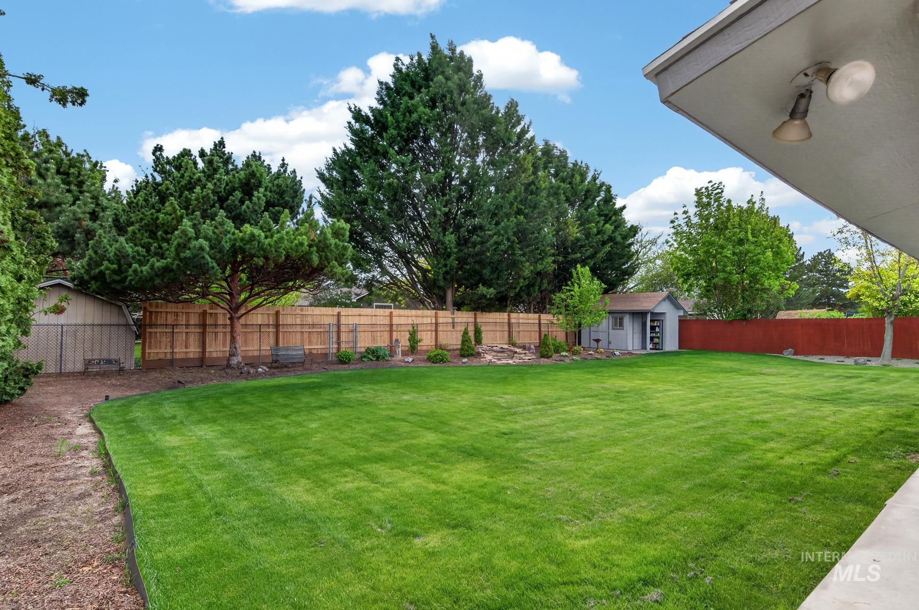 525 Donna Drive, Nampa, Idaho 83686-8861, 5 Bedrooms, 3 Bathrooms, Residential For Sale, Price $598,900, 98978698