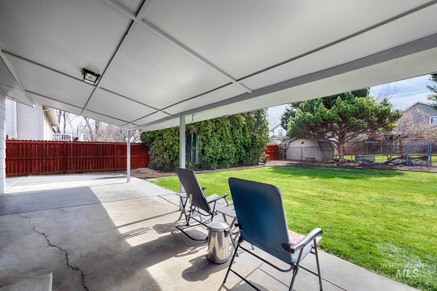 525 Donna Drive, Nampa, Idaho 83686-8861, 5 Bedrooms, 3 Bathrooms, Residential For Sale, Price $598,900,MLS 98978698