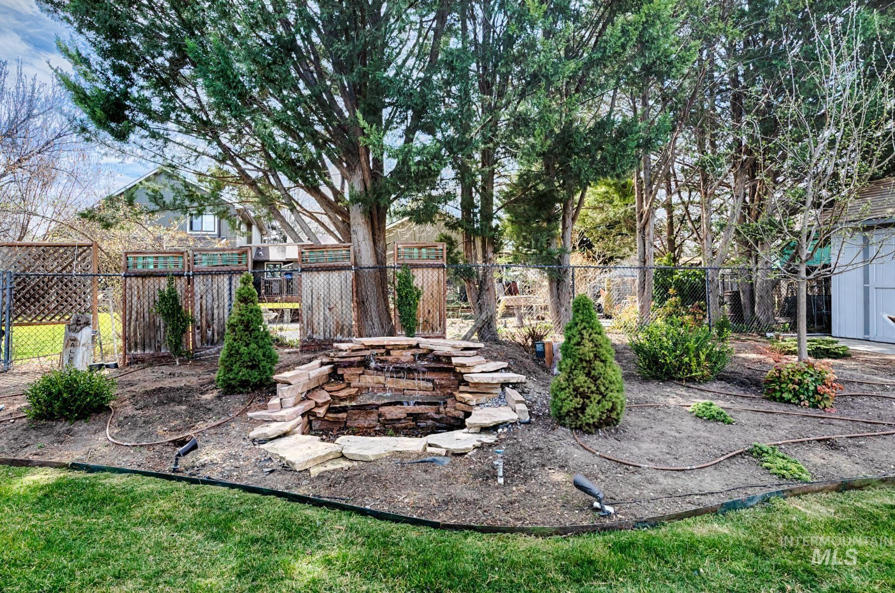 525 Donna Drive, Nampa, Idaho 83686-8861, 5 Bedrooms, 3 Bathrooms, Residential For Sale, Price $598,900, 98978698