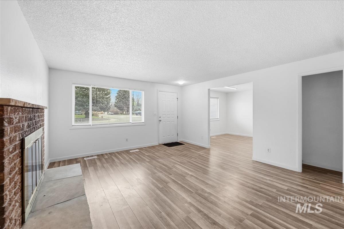 4151 N Patton, Boise, Idaho 83704, 3 Bedrooms, 1.5 Bathrooms, Residential For Sale, Price $389,000,MLS 98978699